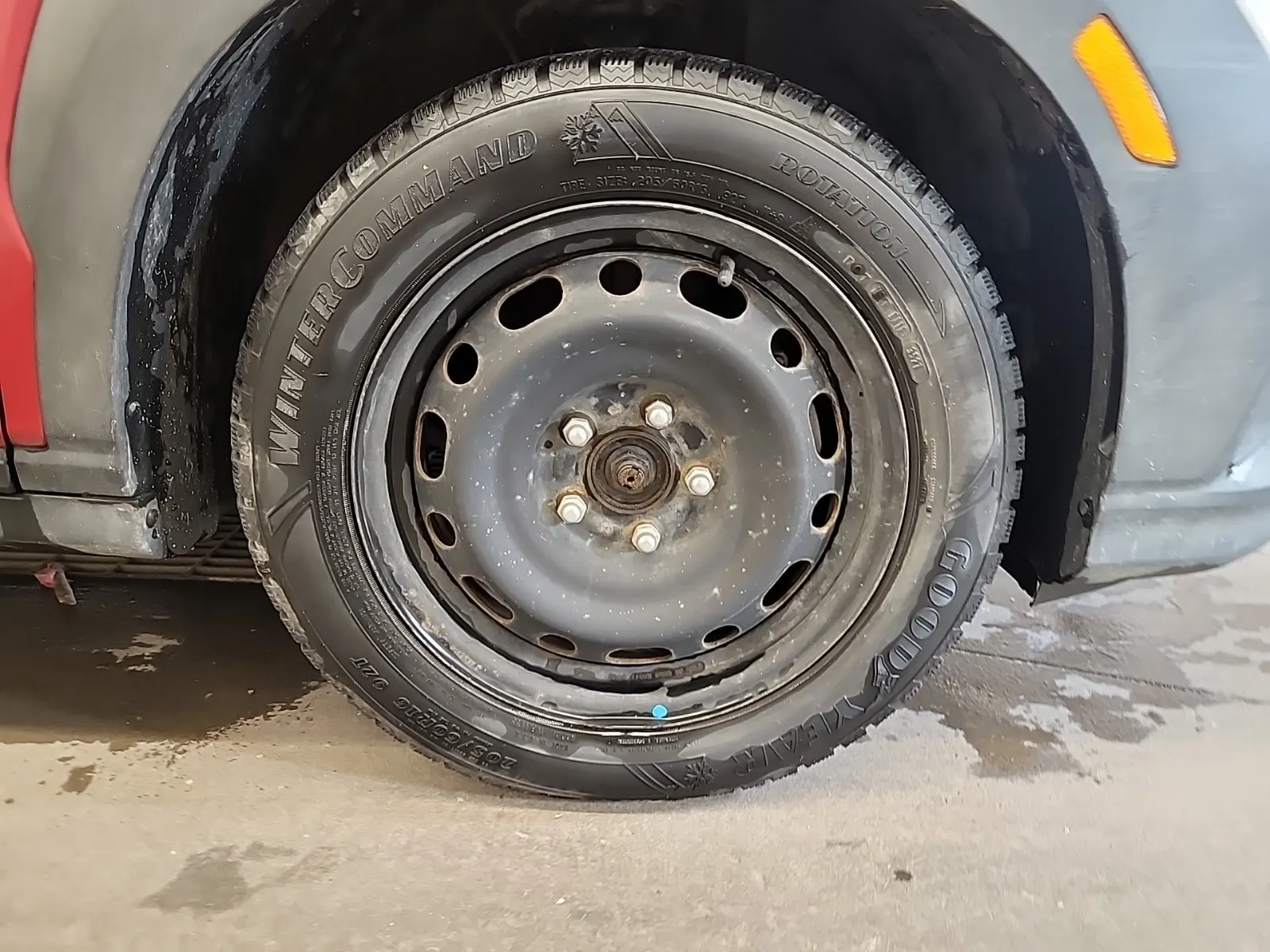 Right Front Wheel/Tire Photo