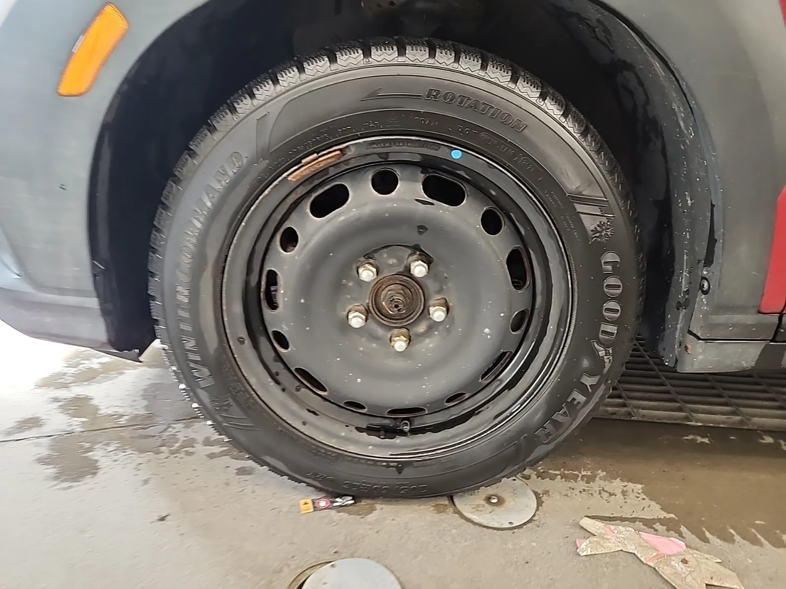 Front driver wheel/tire photo