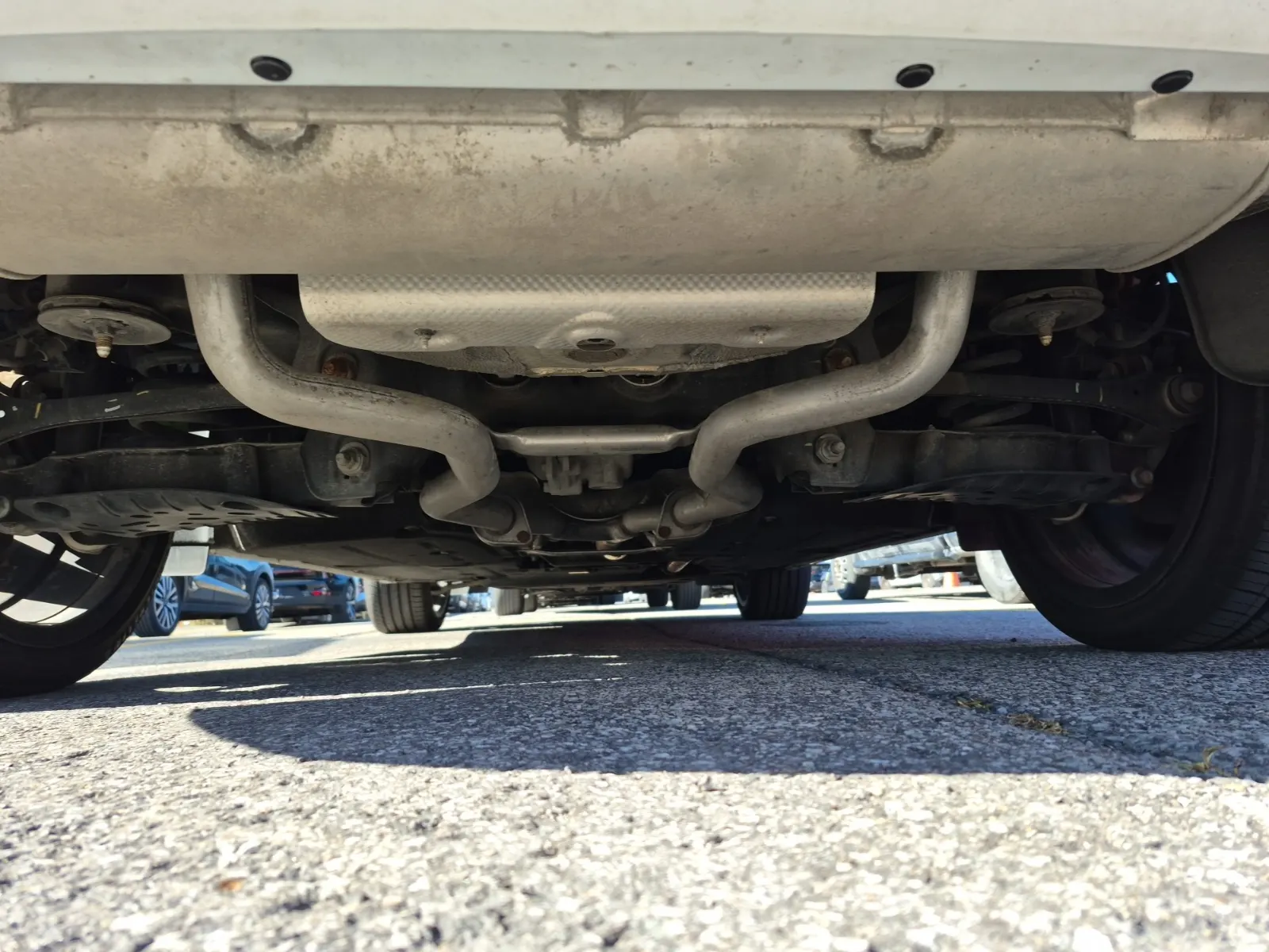 Undercarriage - Rear Photo