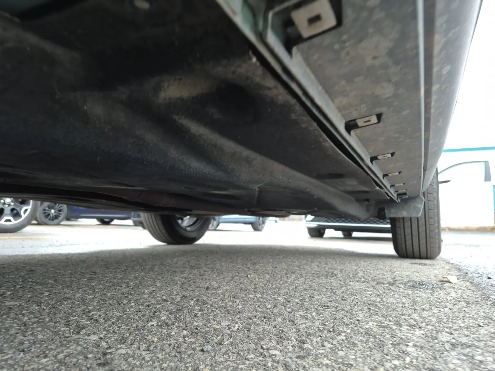 Undercarriage - Driver Photo