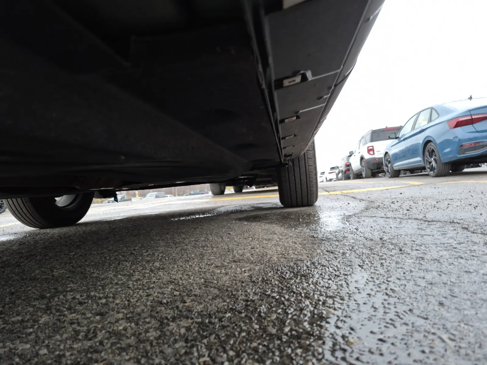 Undercarriage - Passenger Photo