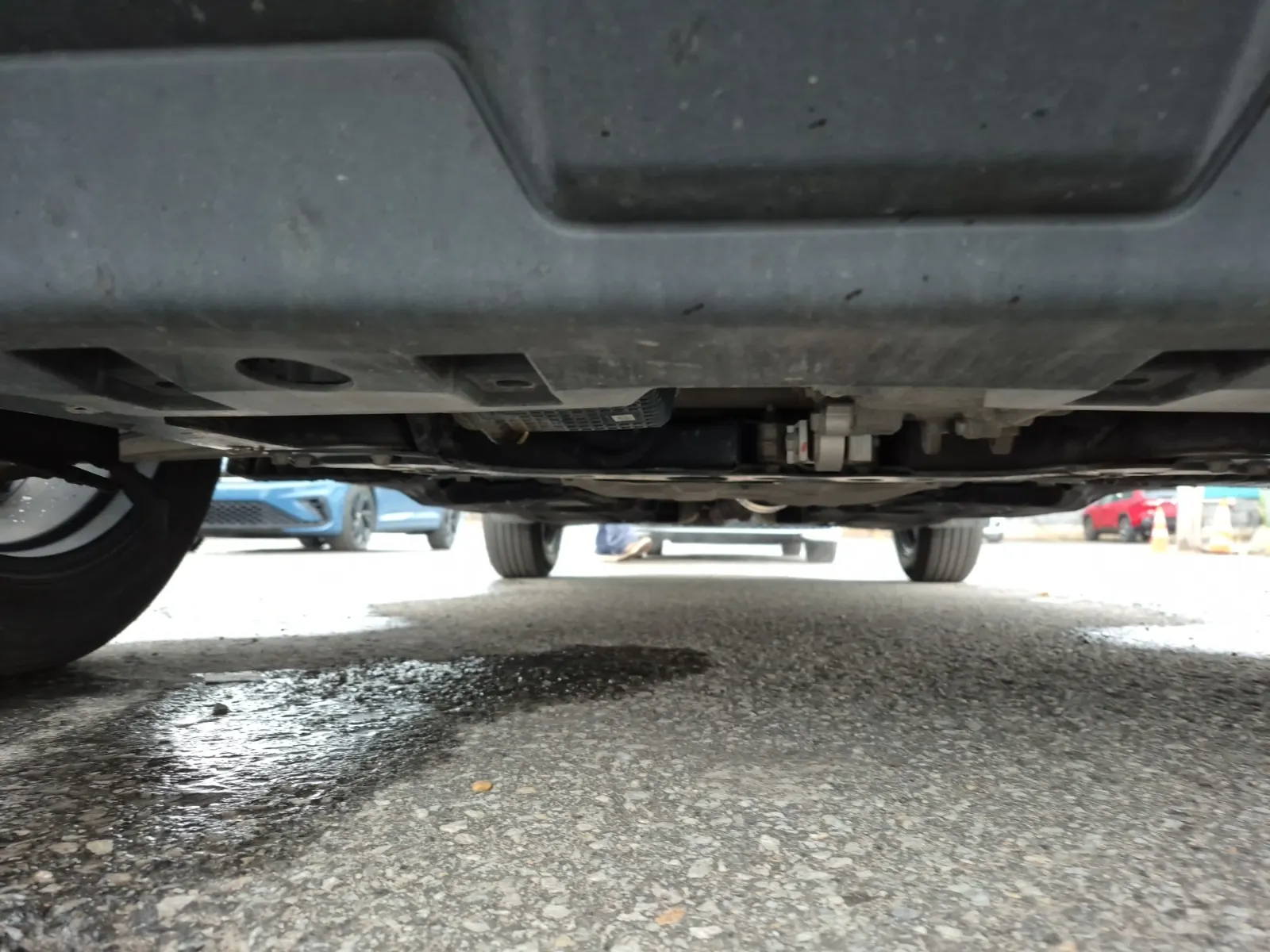 Undercarriage - Front Photo