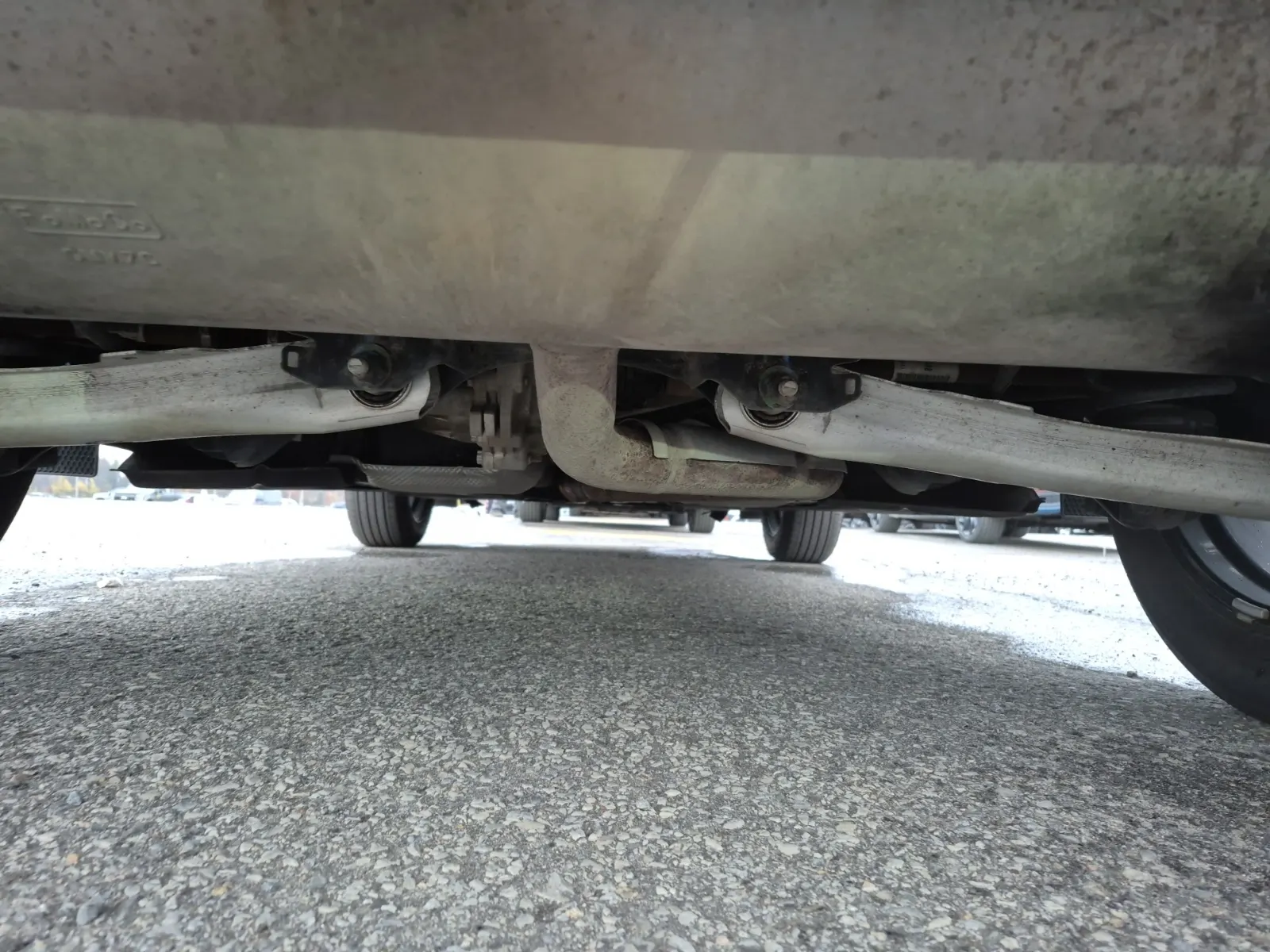 Undercarriage - Rear Photo
