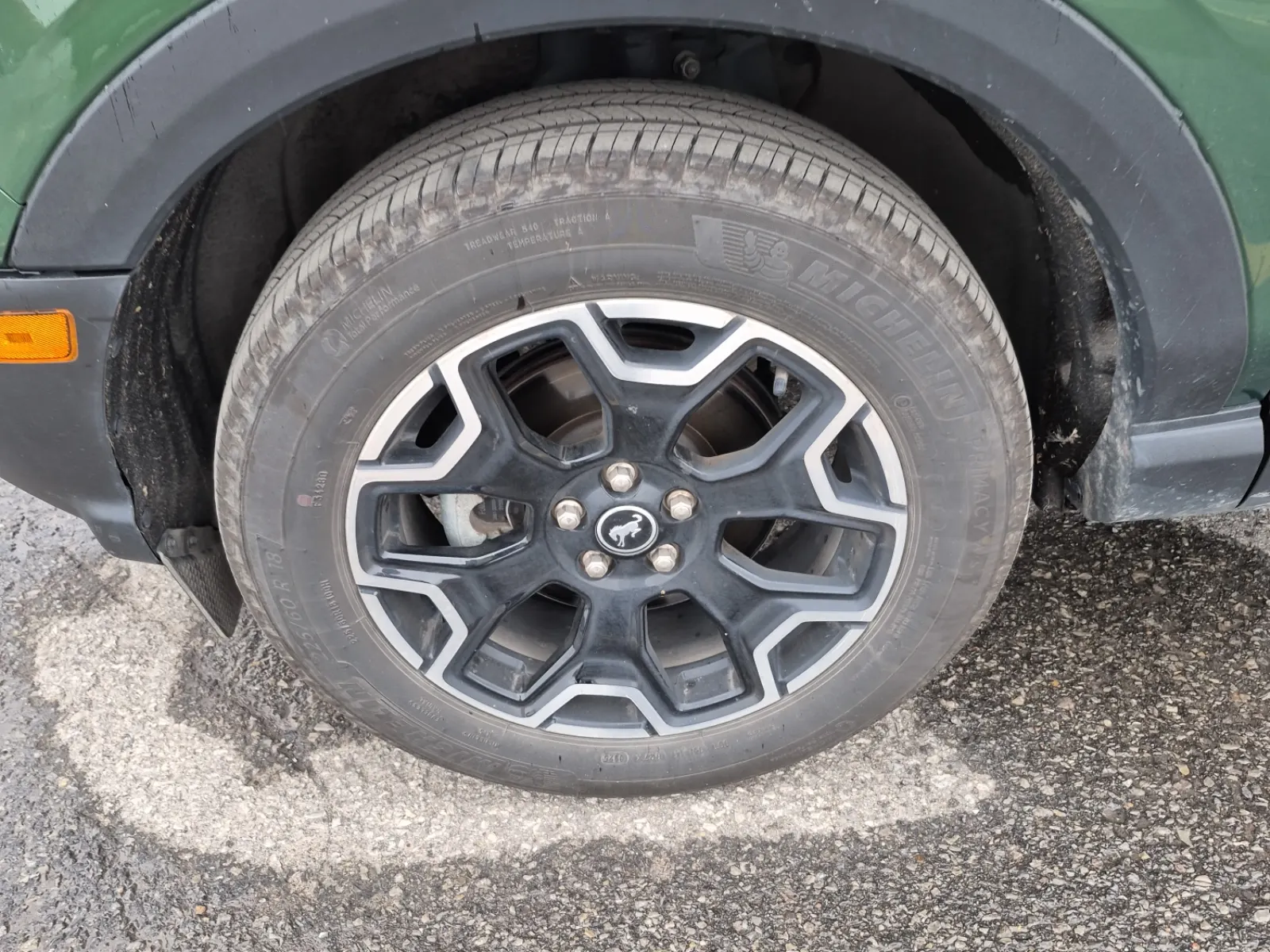 Front driver wheel/tire photo
