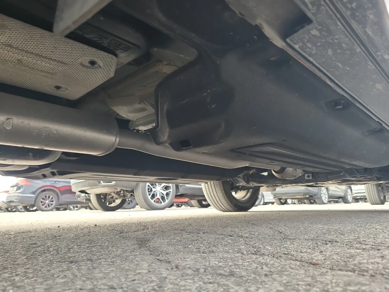 Undercarriage - Passenger Photo