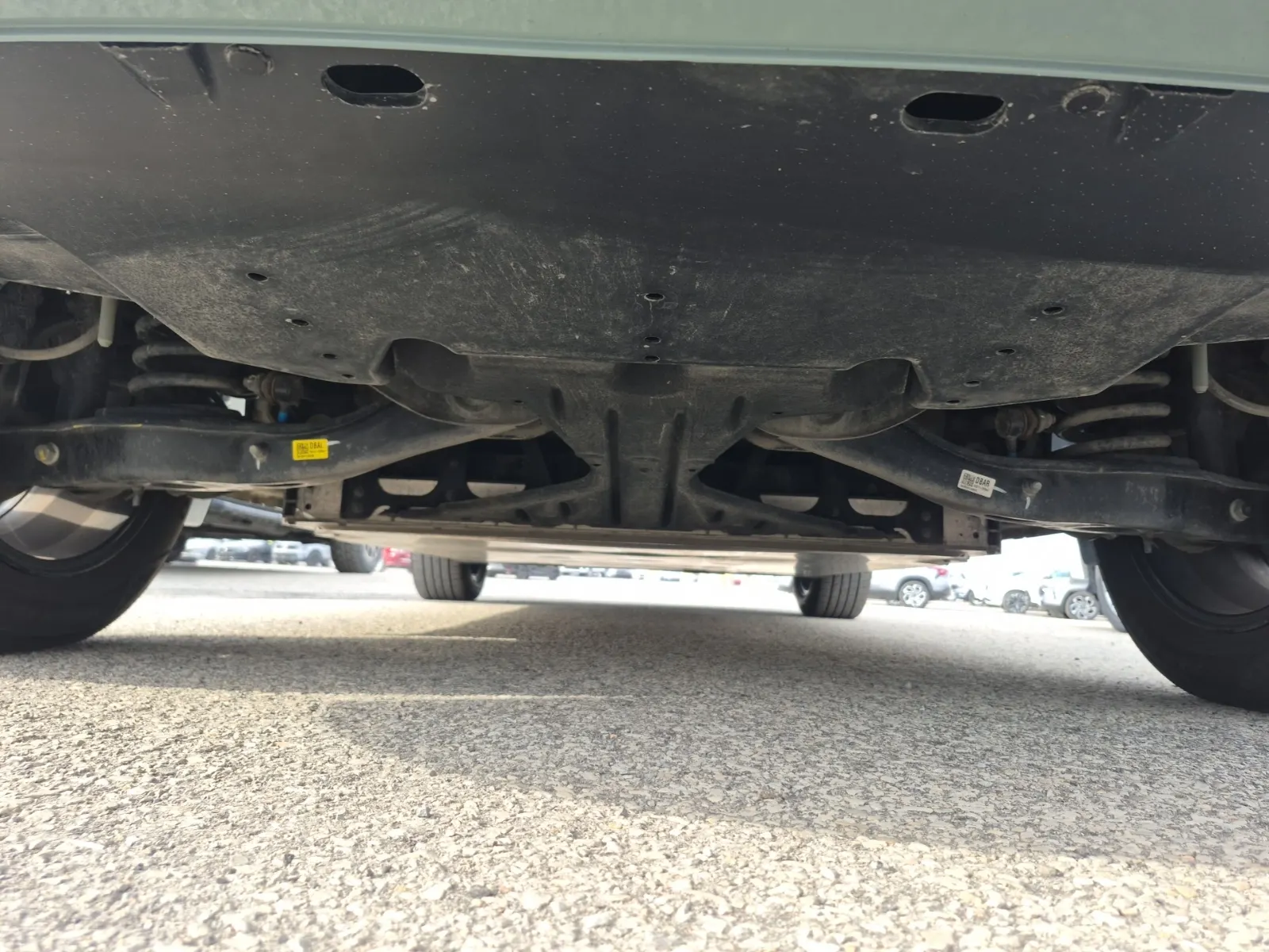 Undercarriage - Rear Photo