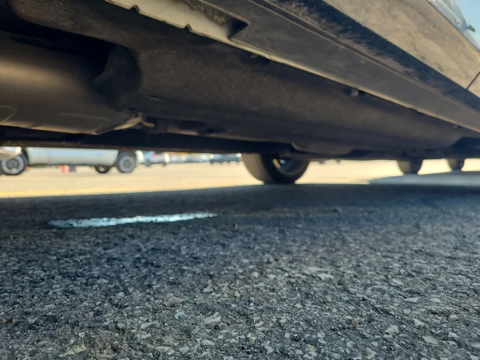 Undercarriage - Passenger Photo
