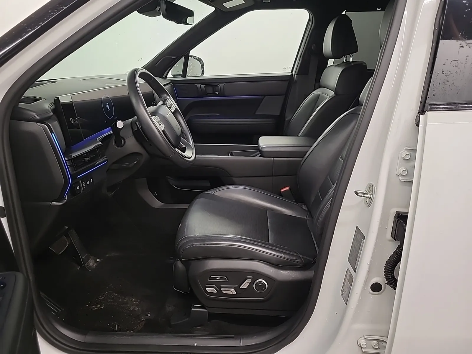 Front Interior Photo