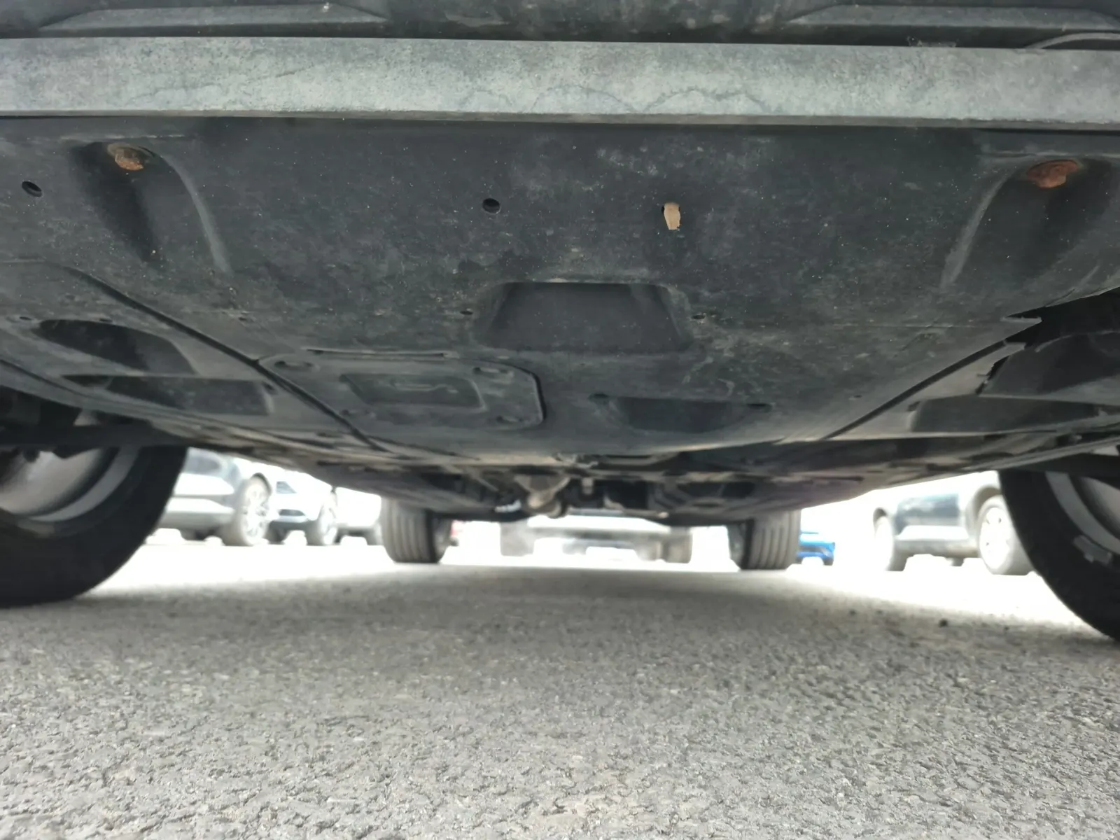 Undercarriage - Front Photo