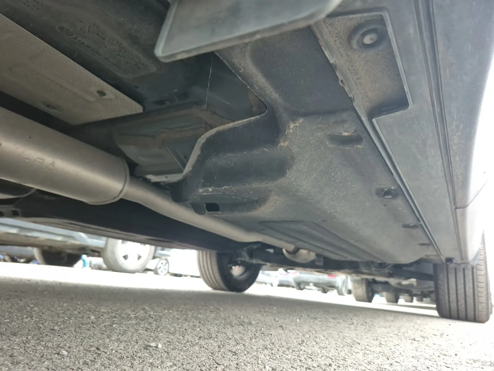 Undercarriage - Passenger Photo