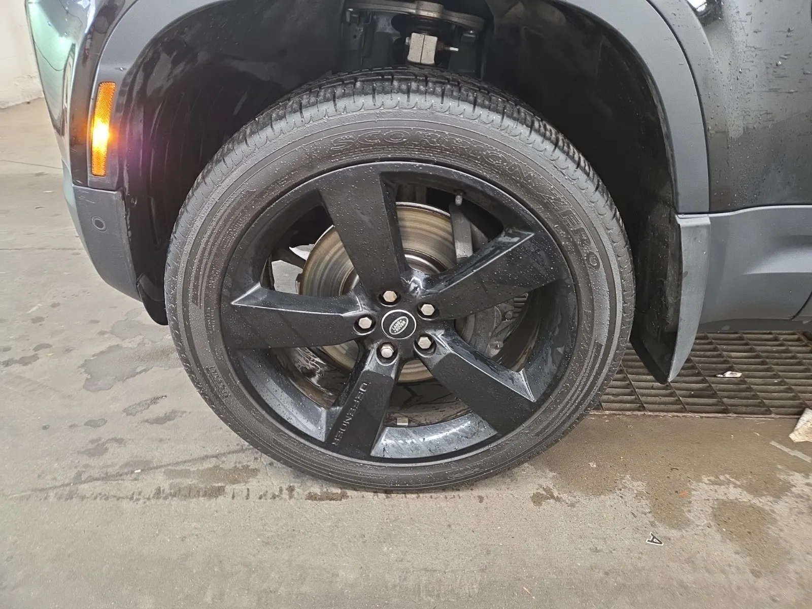 Front driver wheel/tire photo