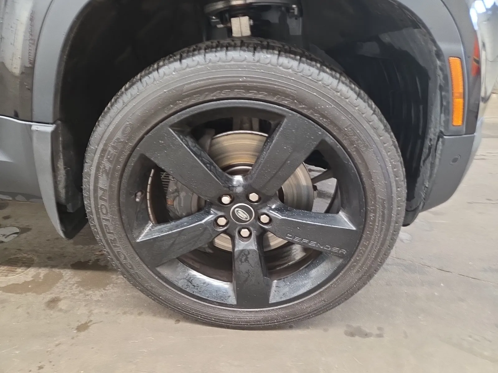 Right Front Wheel/Tire Photo