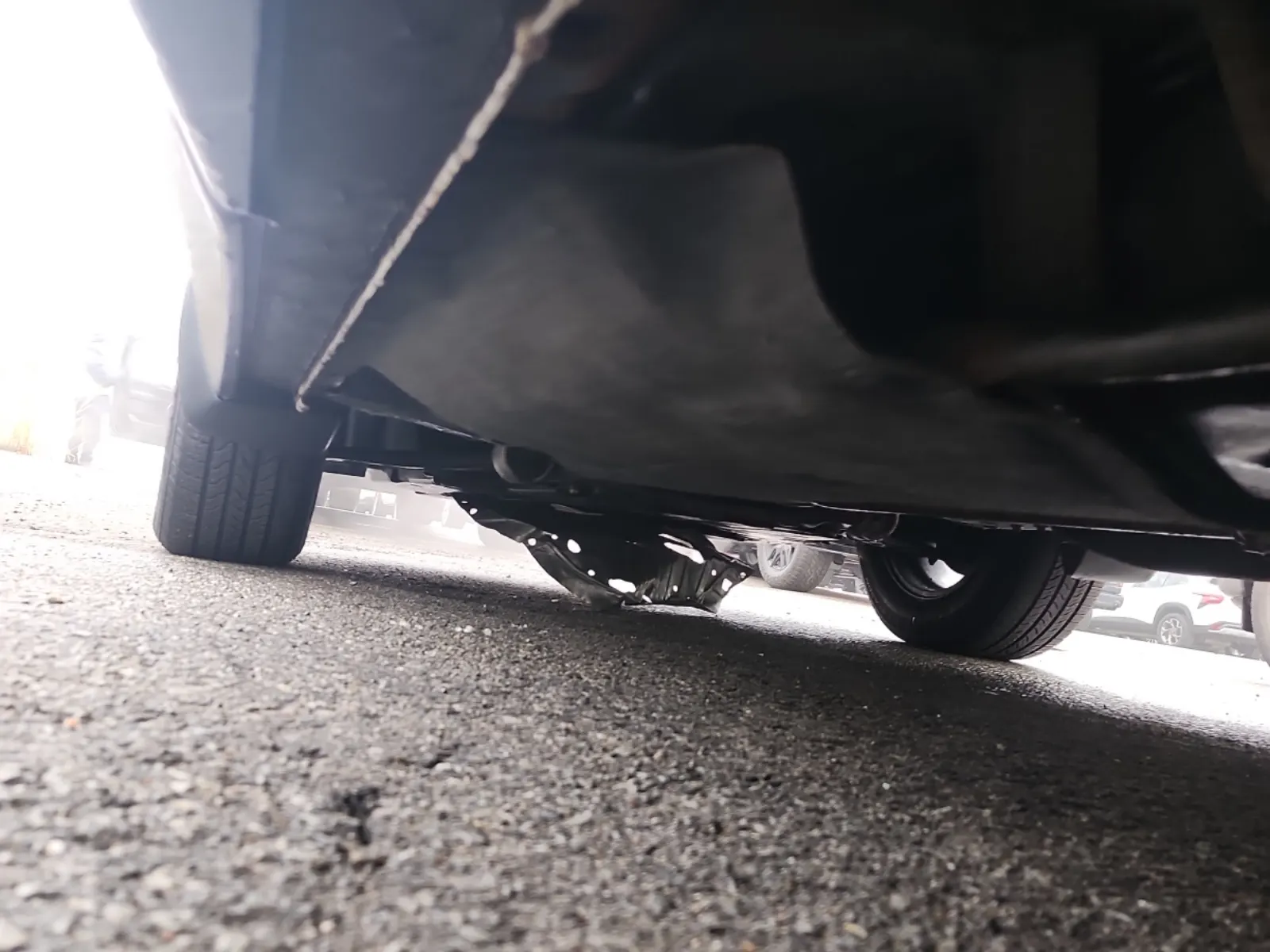 Undercarriage - Driver Photo