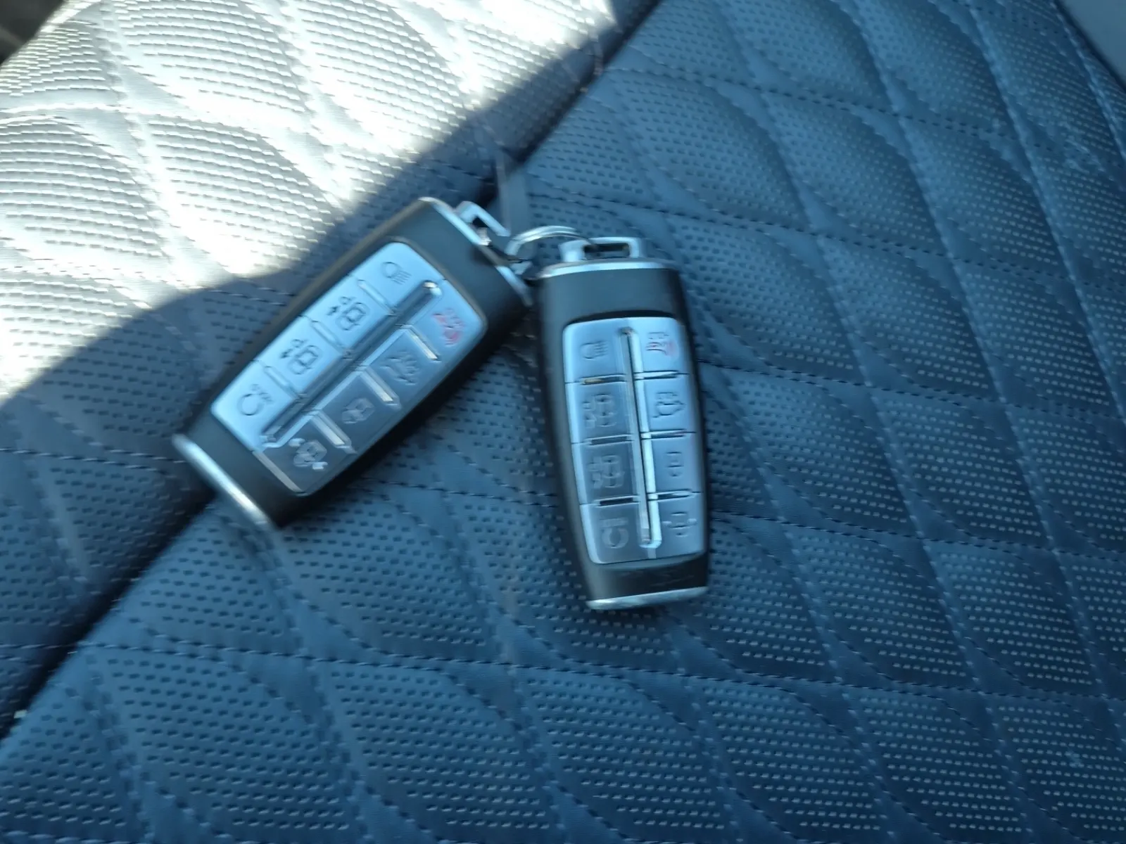 Keys/Fobs/Manual Photo