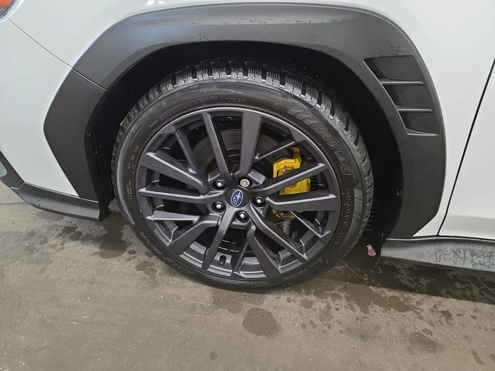 Front driver wheel/tire photo
