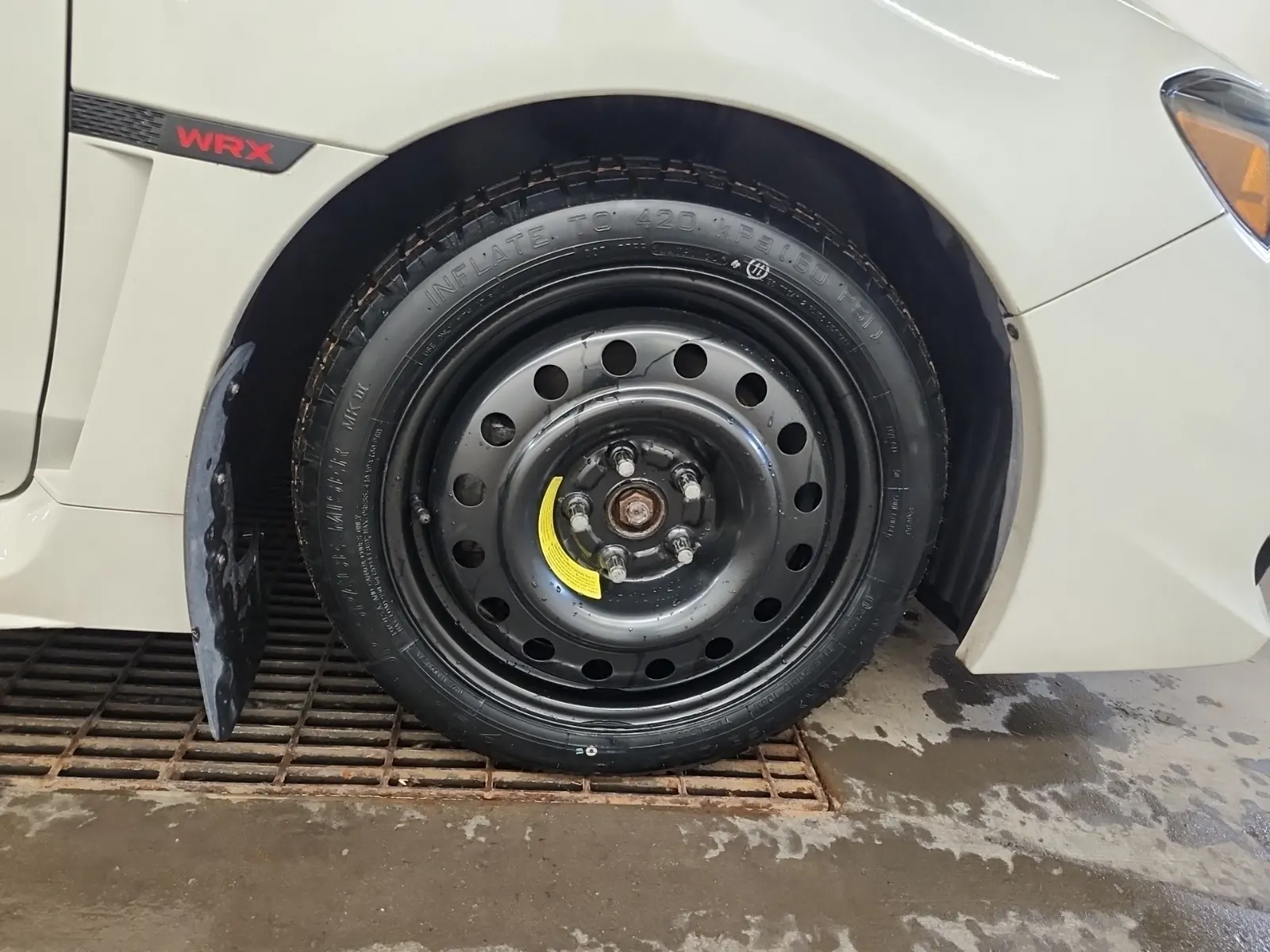 Right Front Wheel/Tire Photo