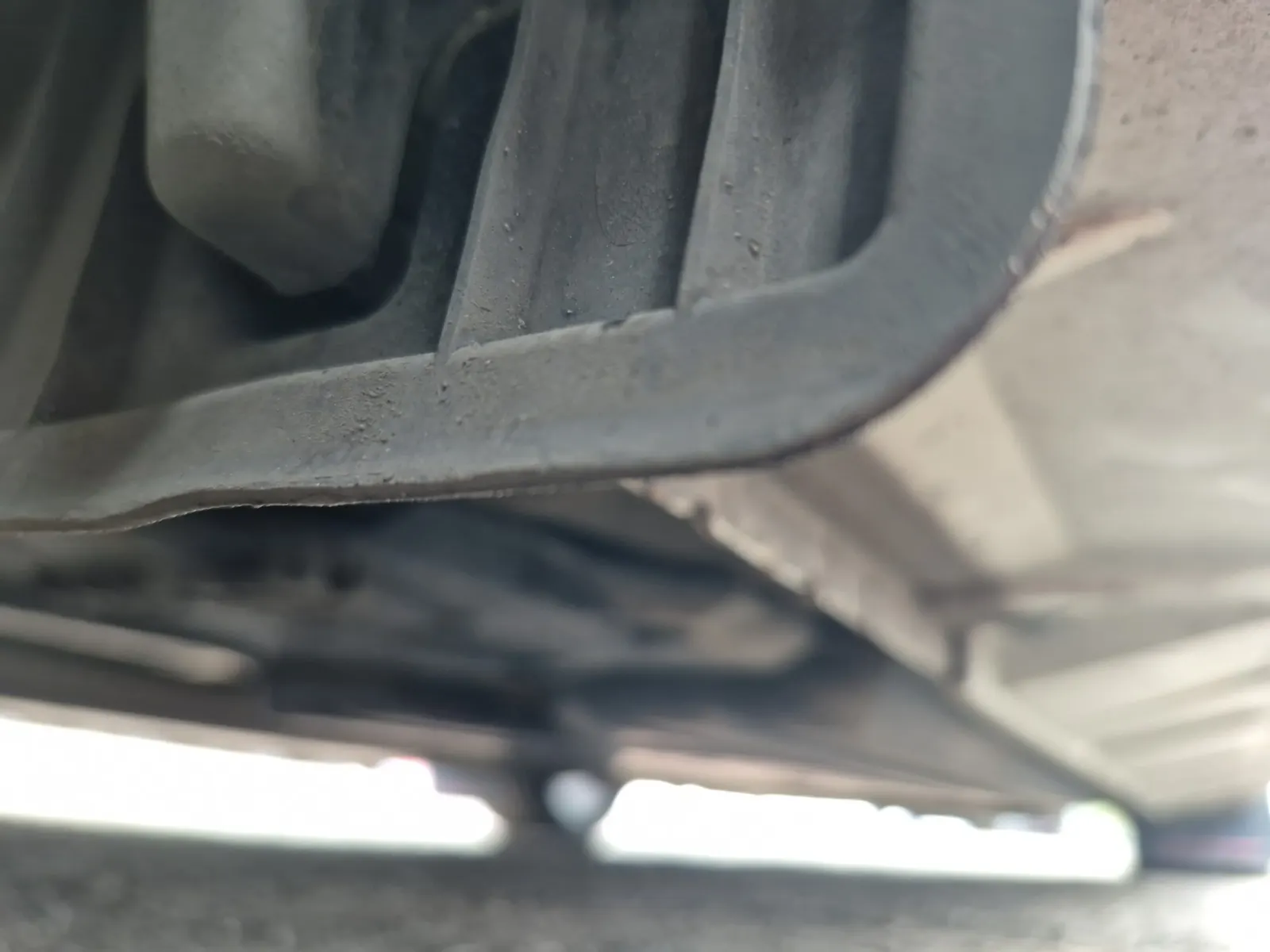 Undercarriage - Passenger Photo