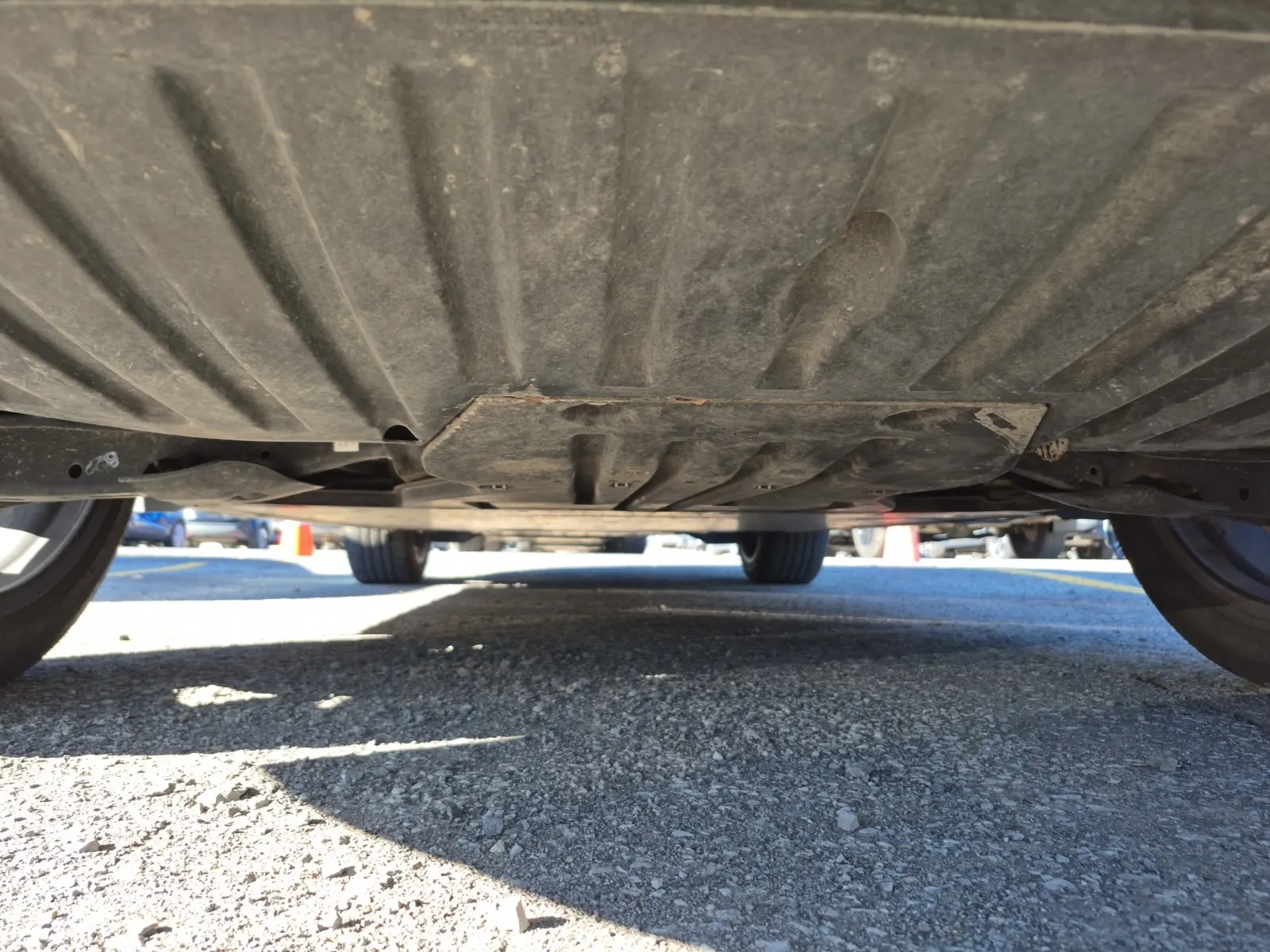 Undercarriage - Rear Photo
