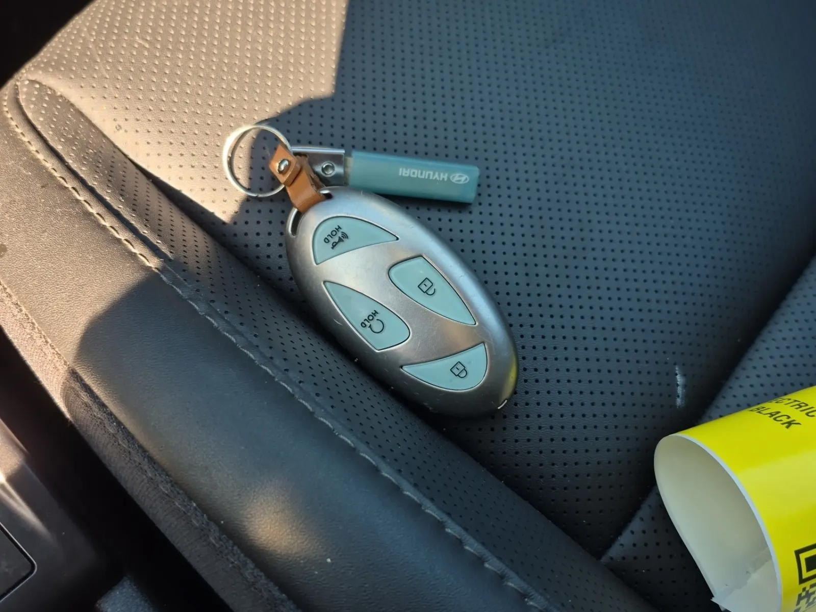 Keys/Fobs/Manual Photo