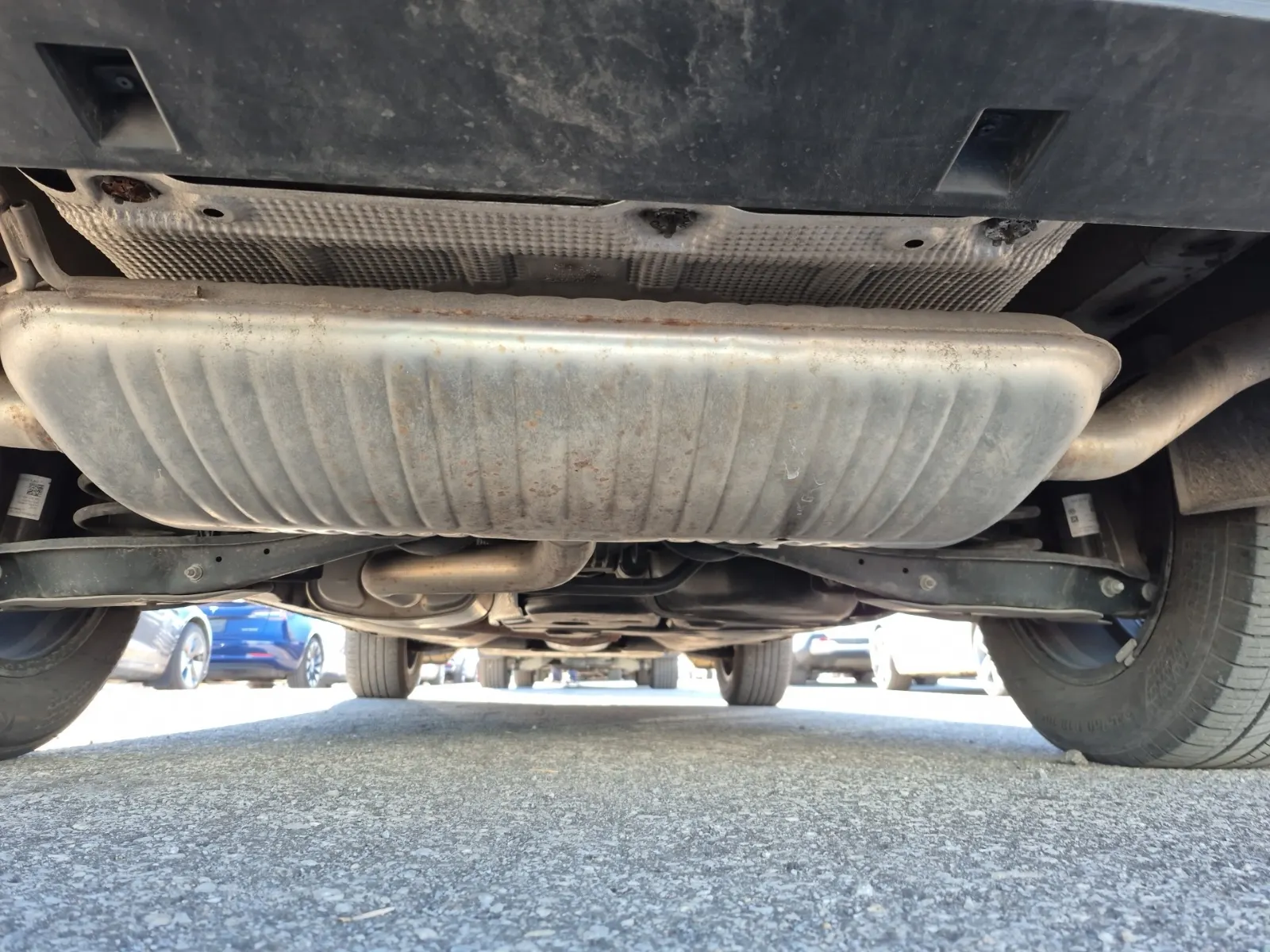 Undercarriage - Rear Photo