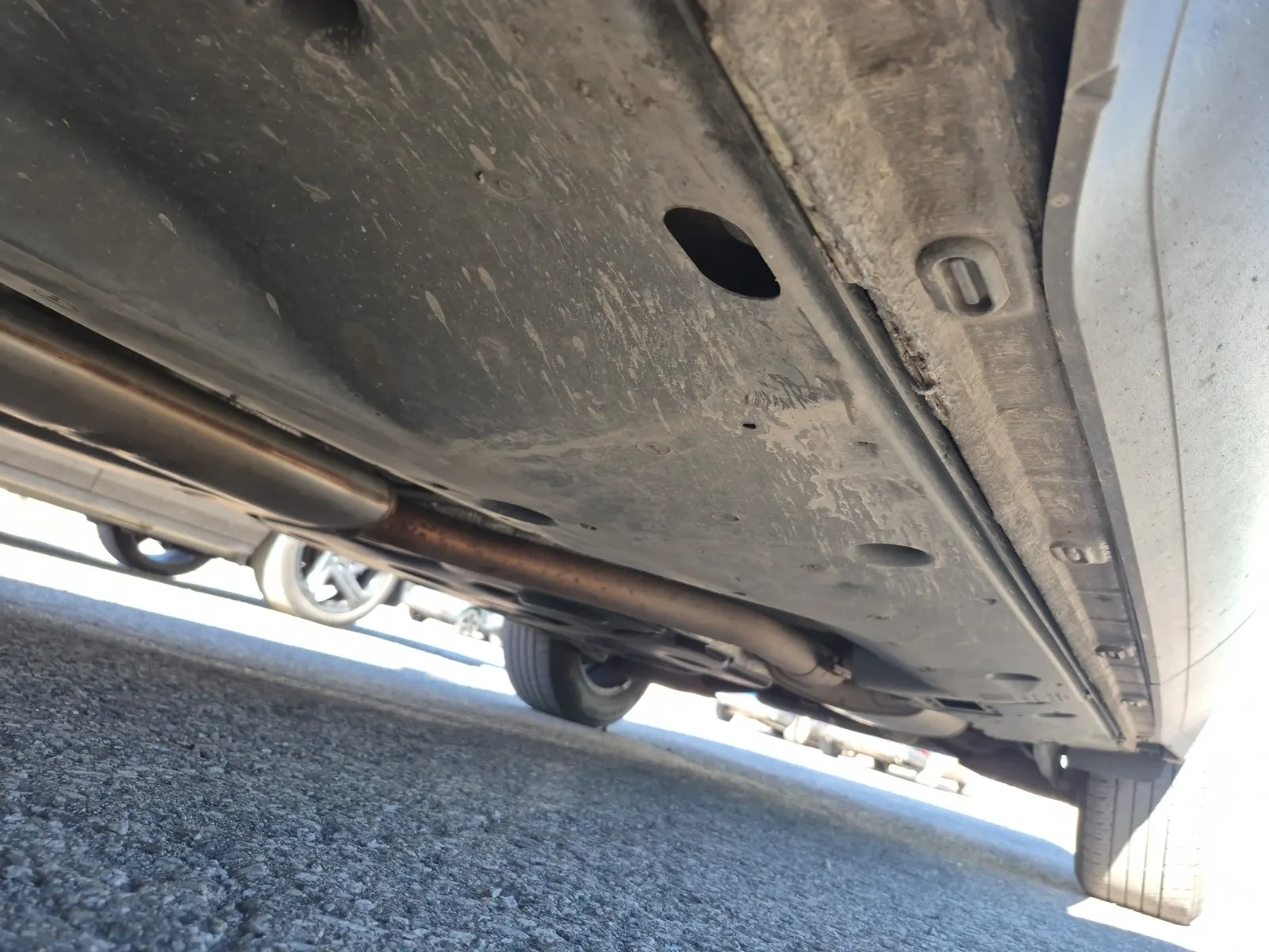 Undercarriage - Driver Photo