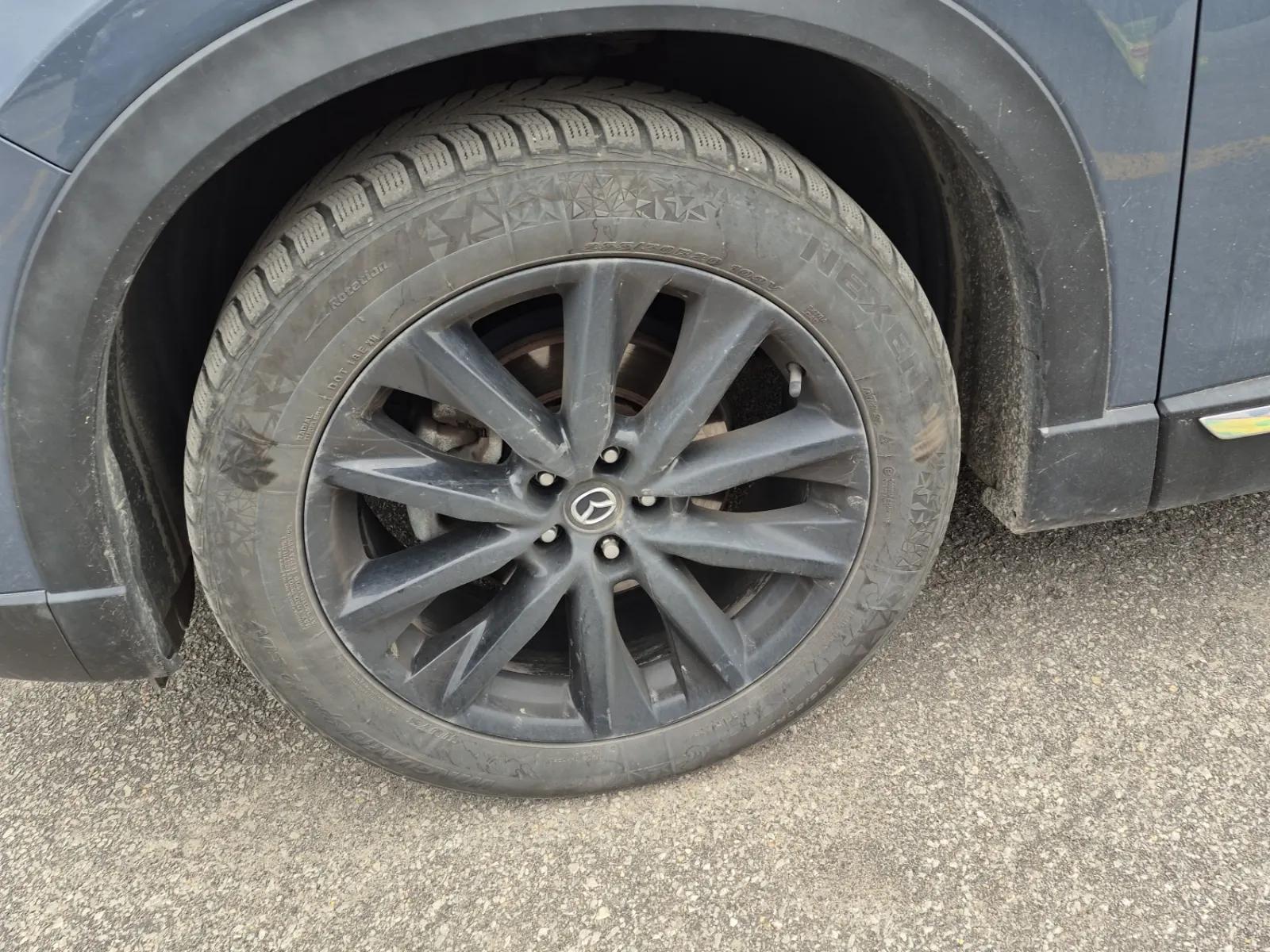 Front driver wheel/tire photo