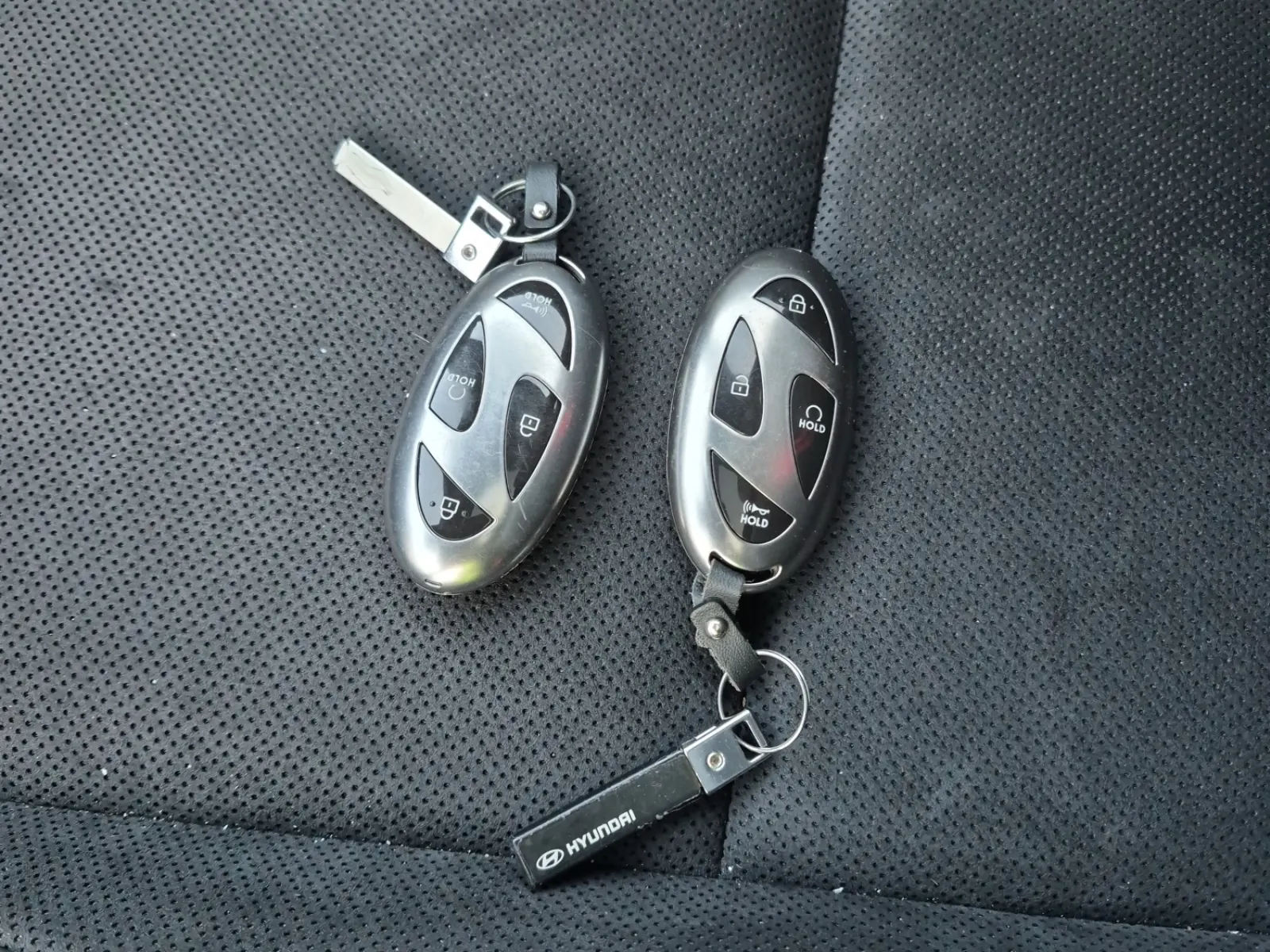 Keys/Fobs/Manual Photo