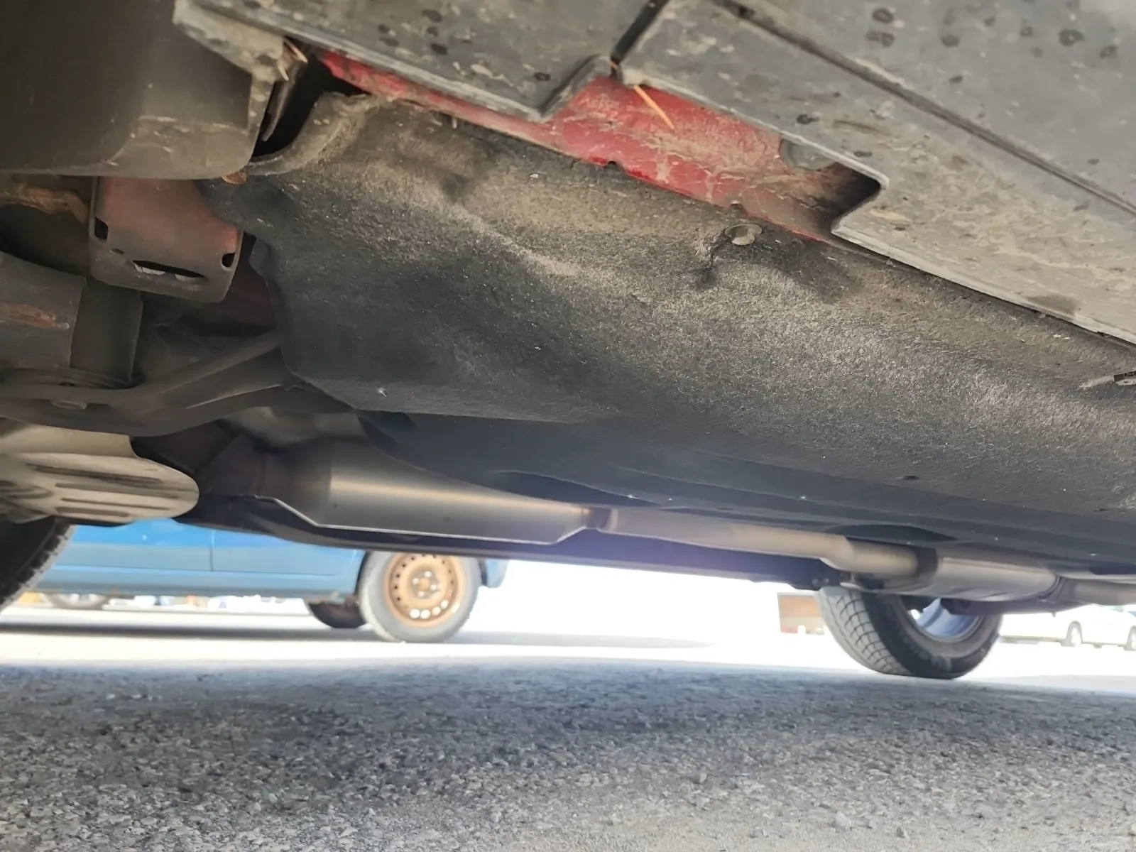 Undercarriage - Driver Photo