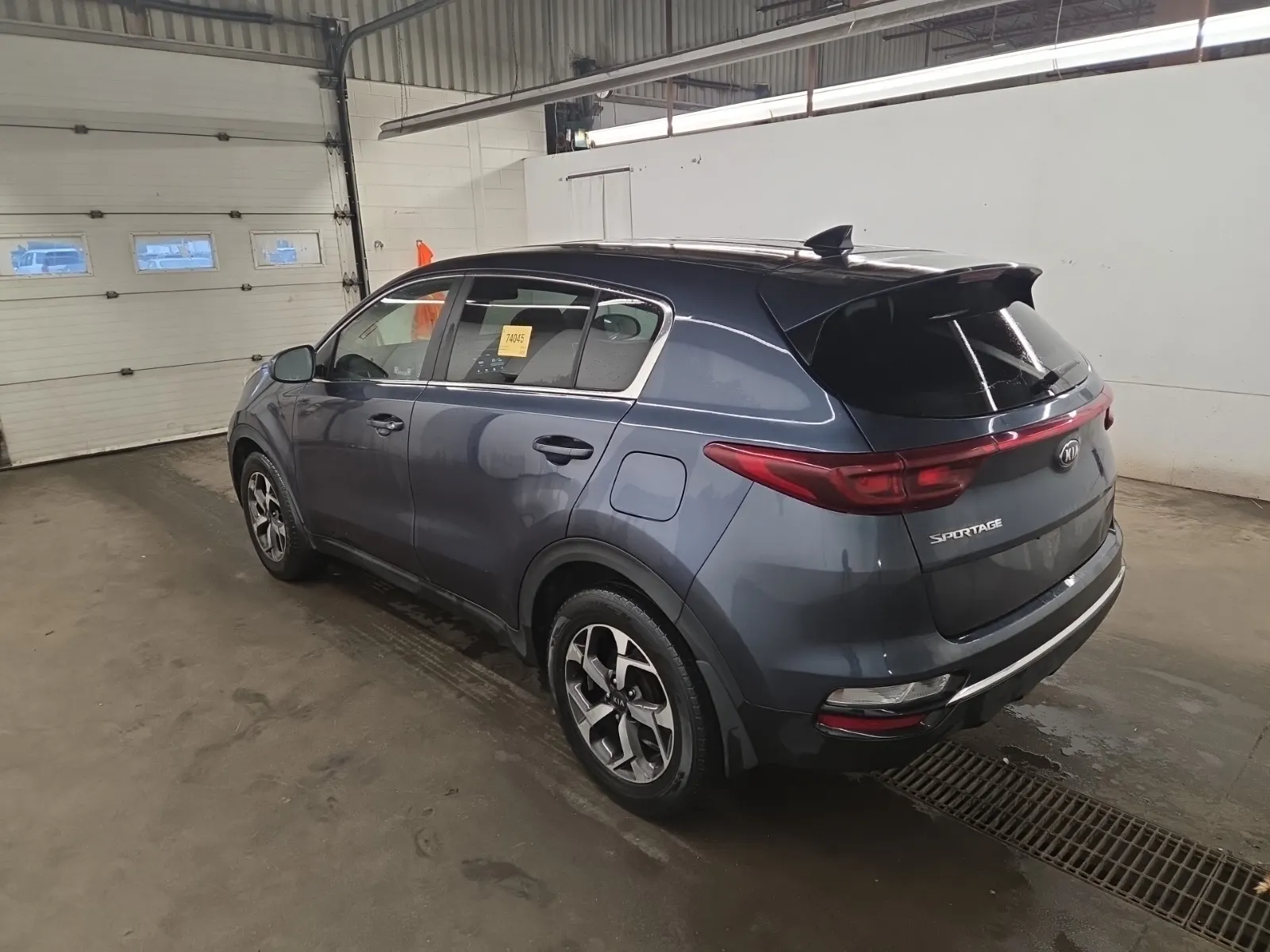 Driver Rear 3/4 Photo