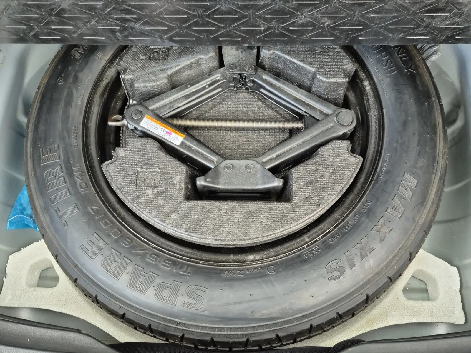 Spare Tire & Wheel Photo