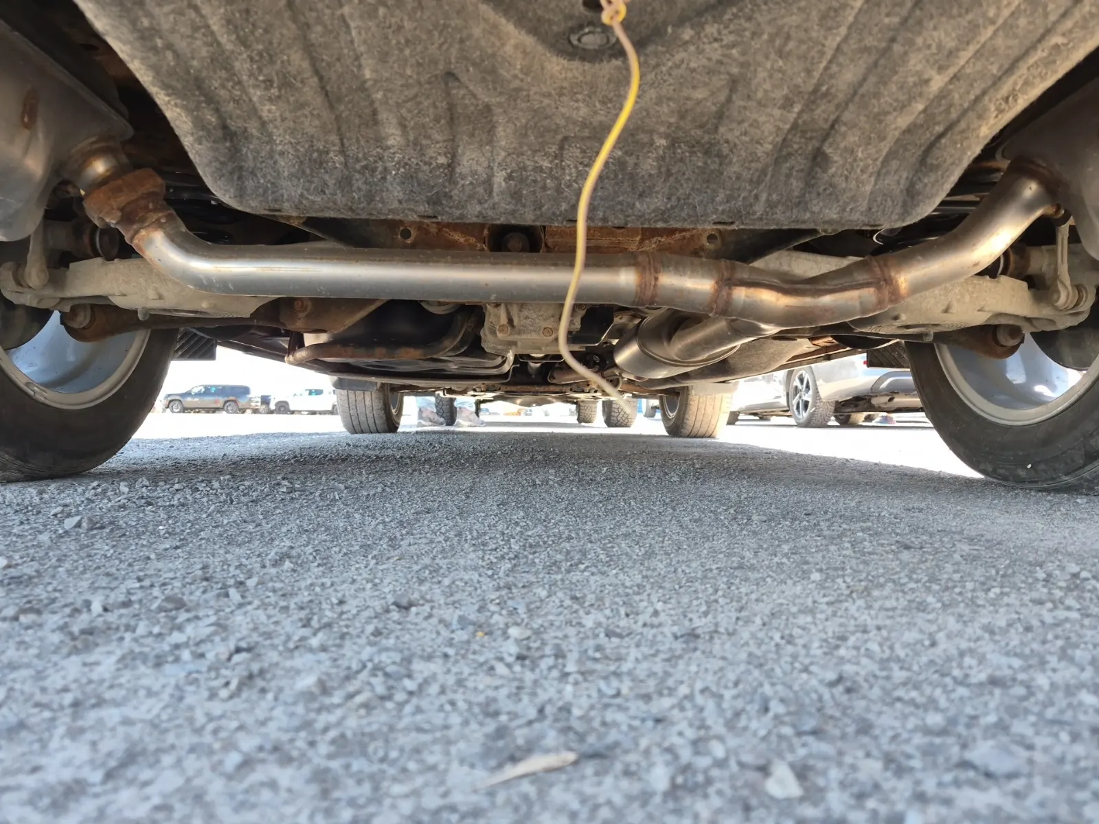Undercarriage - Rear Photo