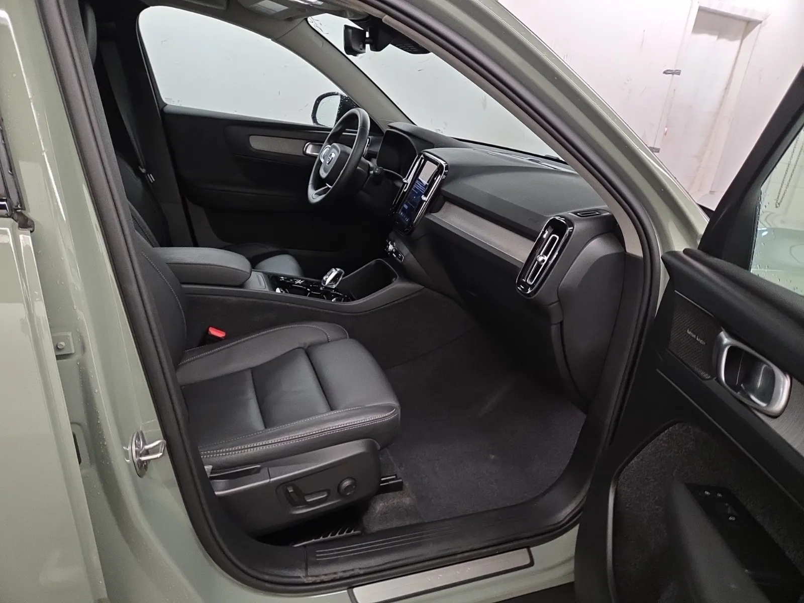 Right Side Interior Photo