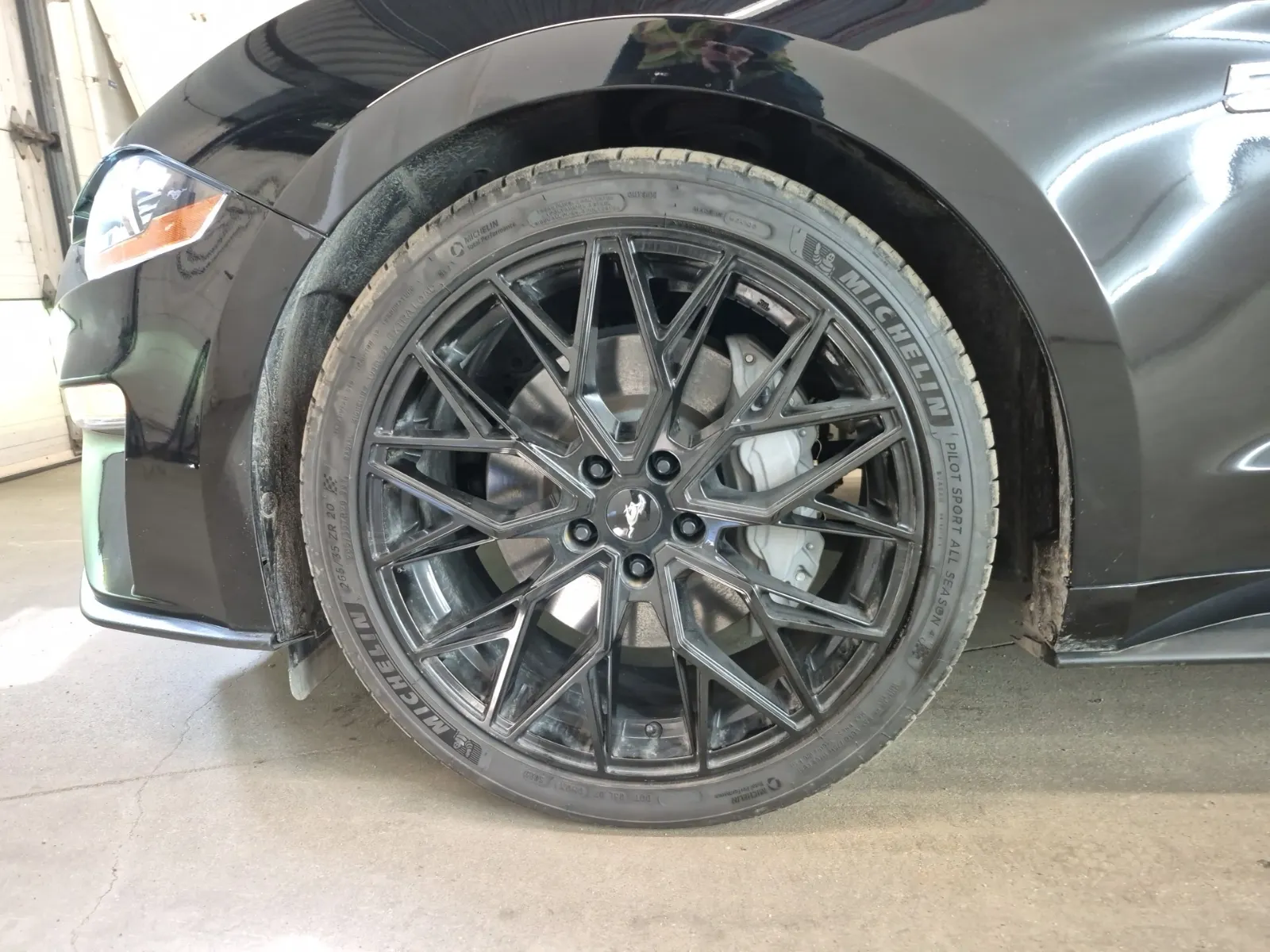 Front driver wheel/tire photo