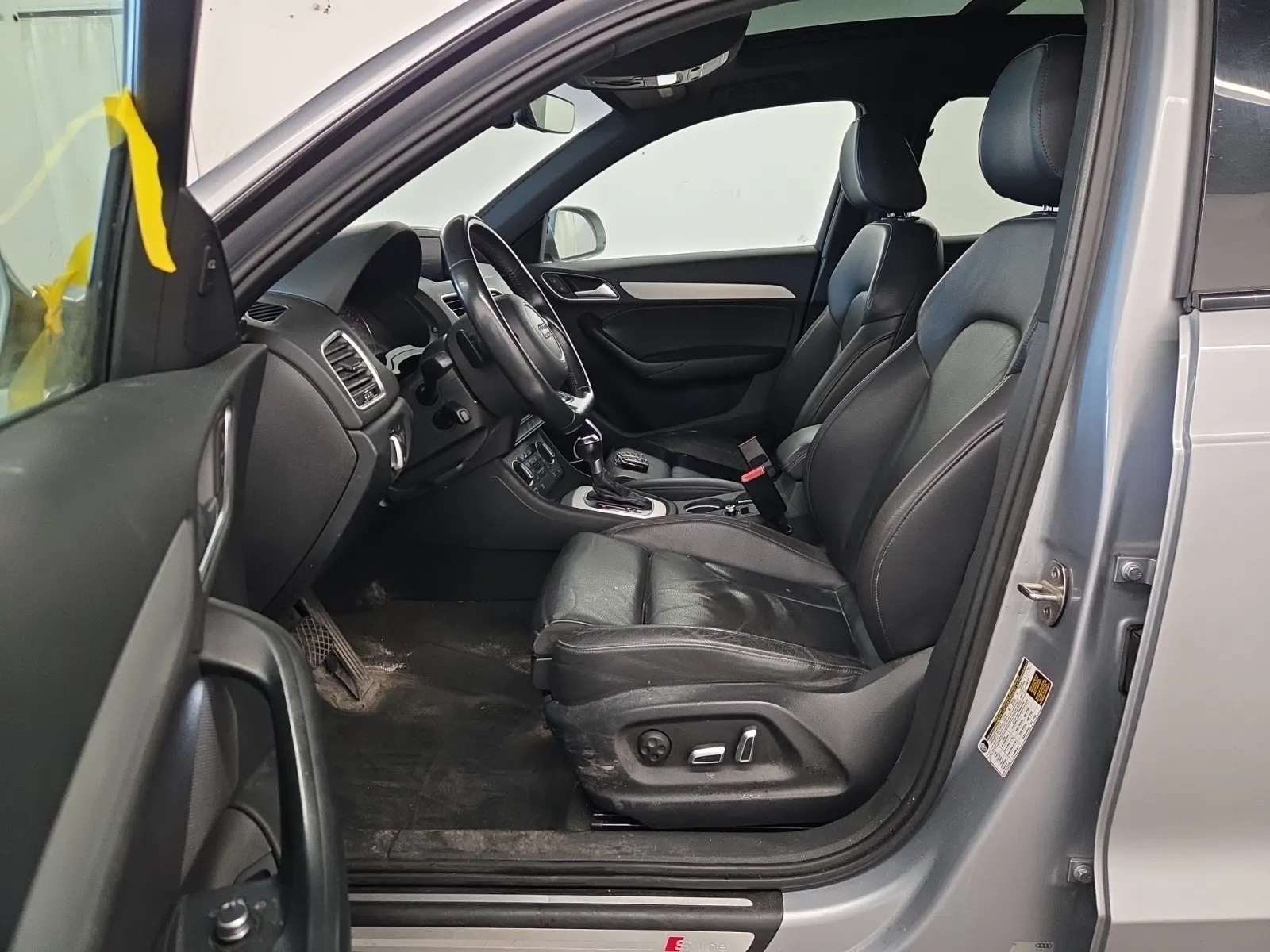Front Interior Photo