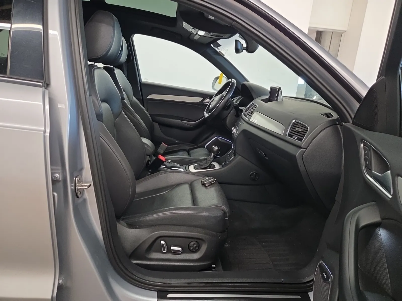 Right Side Interior Photo