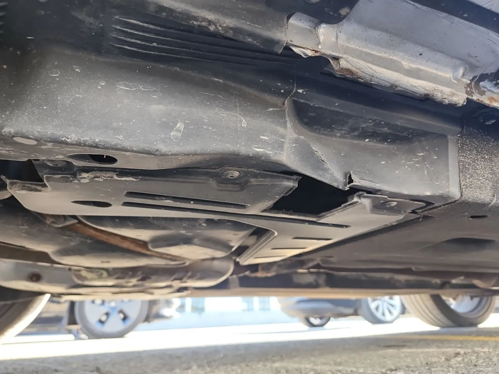 Undercarriage - Passenger Photo