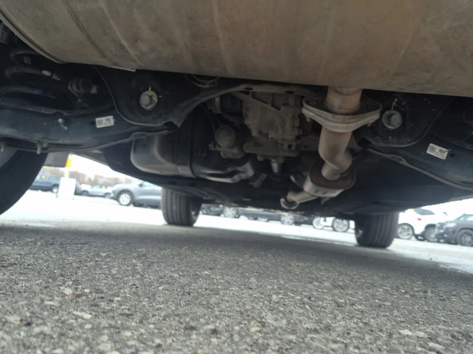 Undercarriage - Rear Photo