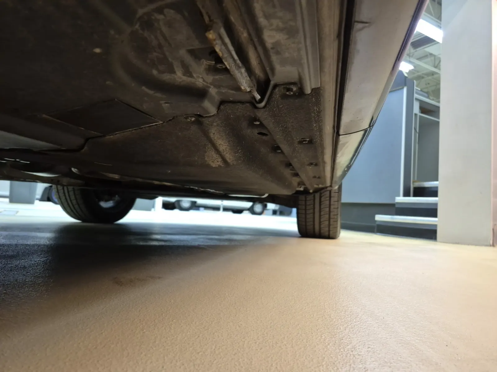 Undercarriage - Passenger Photo