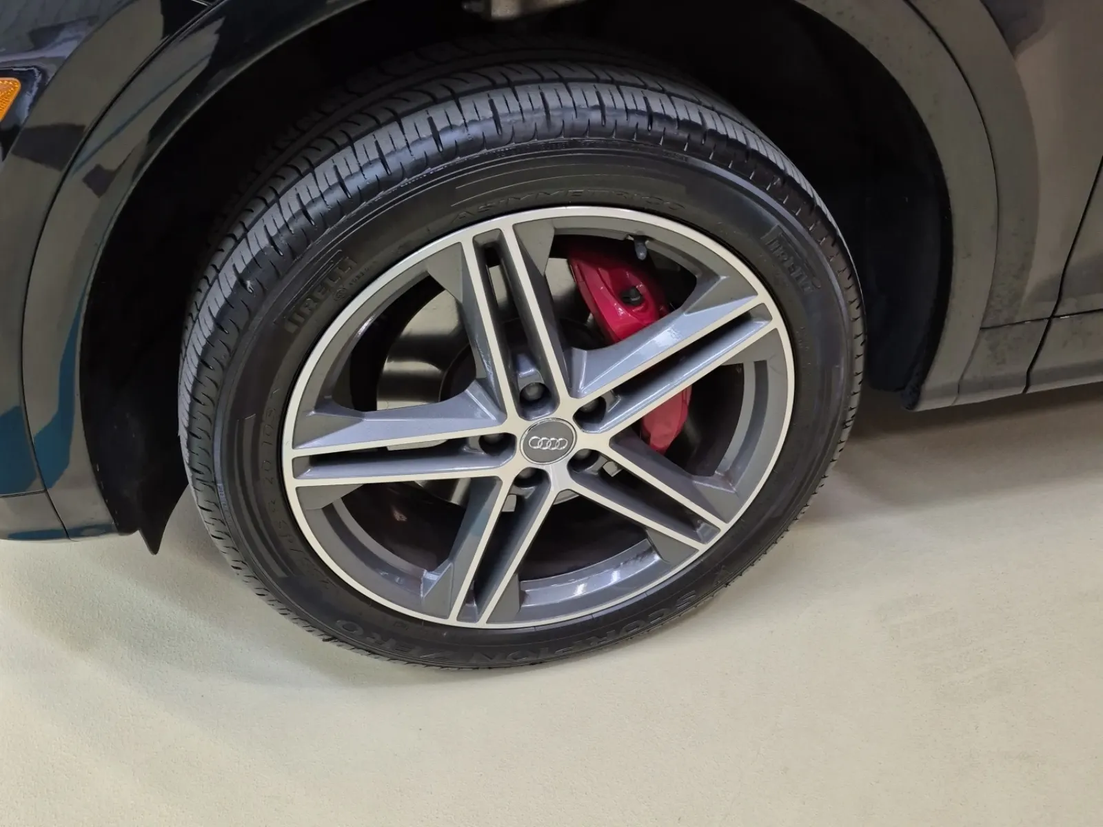 Front driver wheel/tire photo