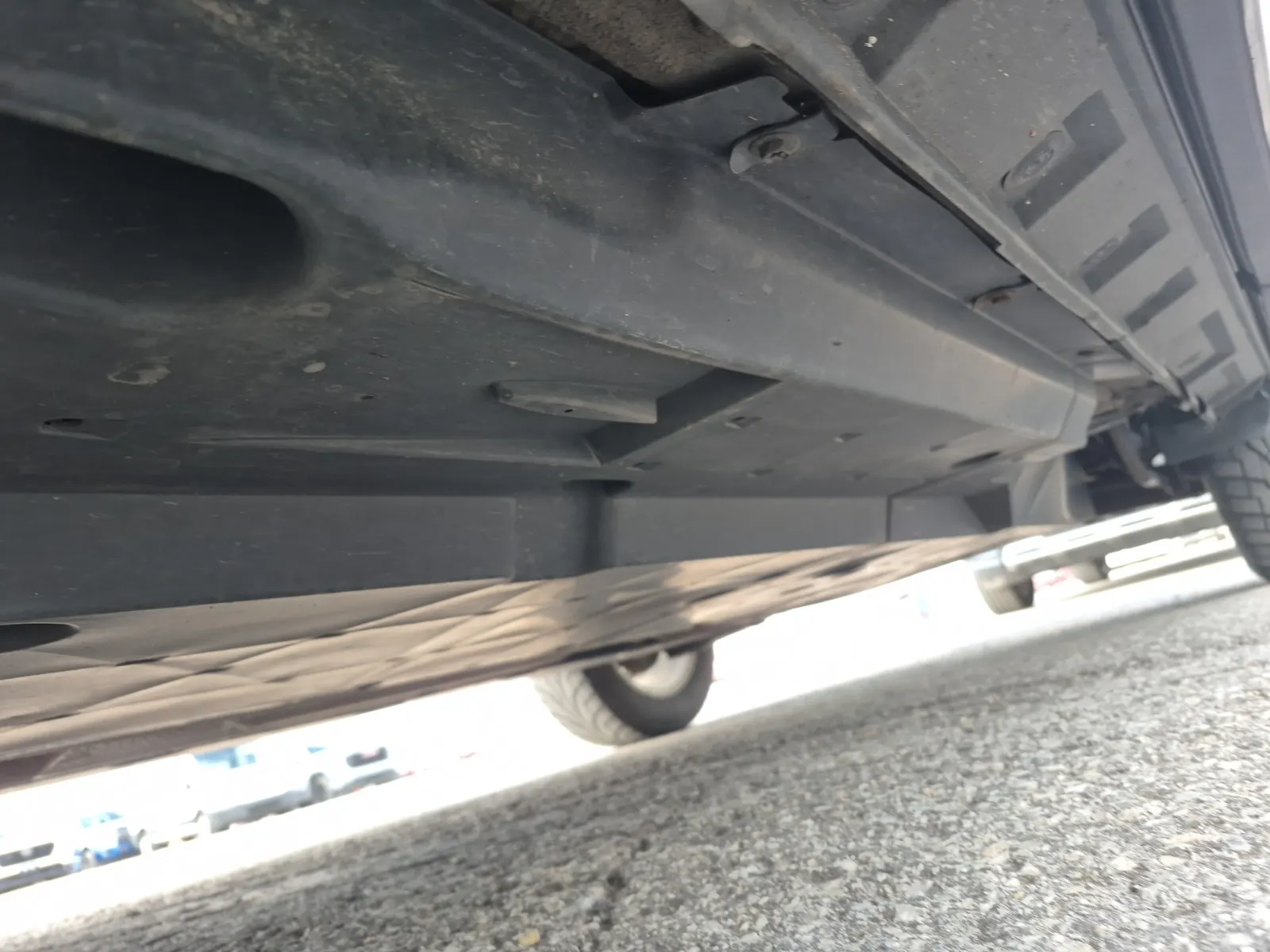 Undercarriage - Driver Photo