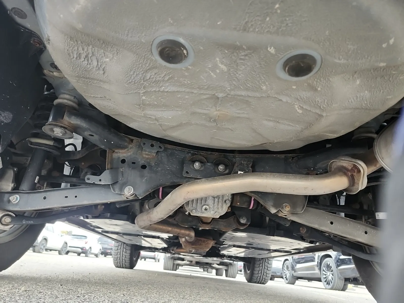 Undercarriage - Rear Photo