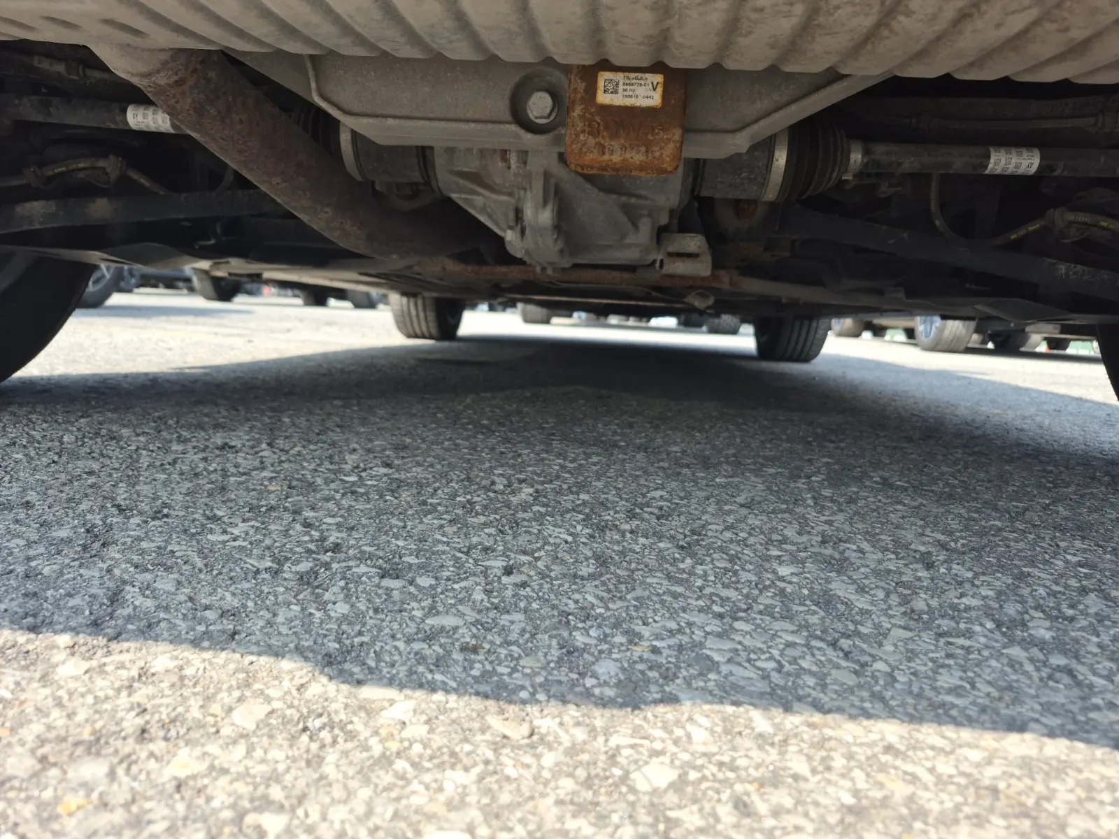 Undercarriage - Rear Photo