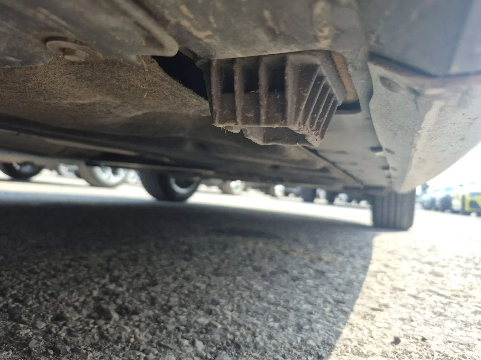 Undercarriage - Driver Photo