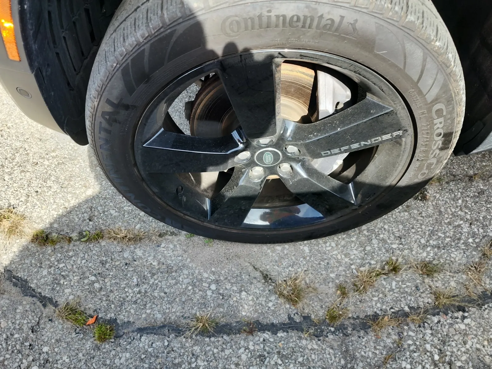 Front driver wheel/tire photo