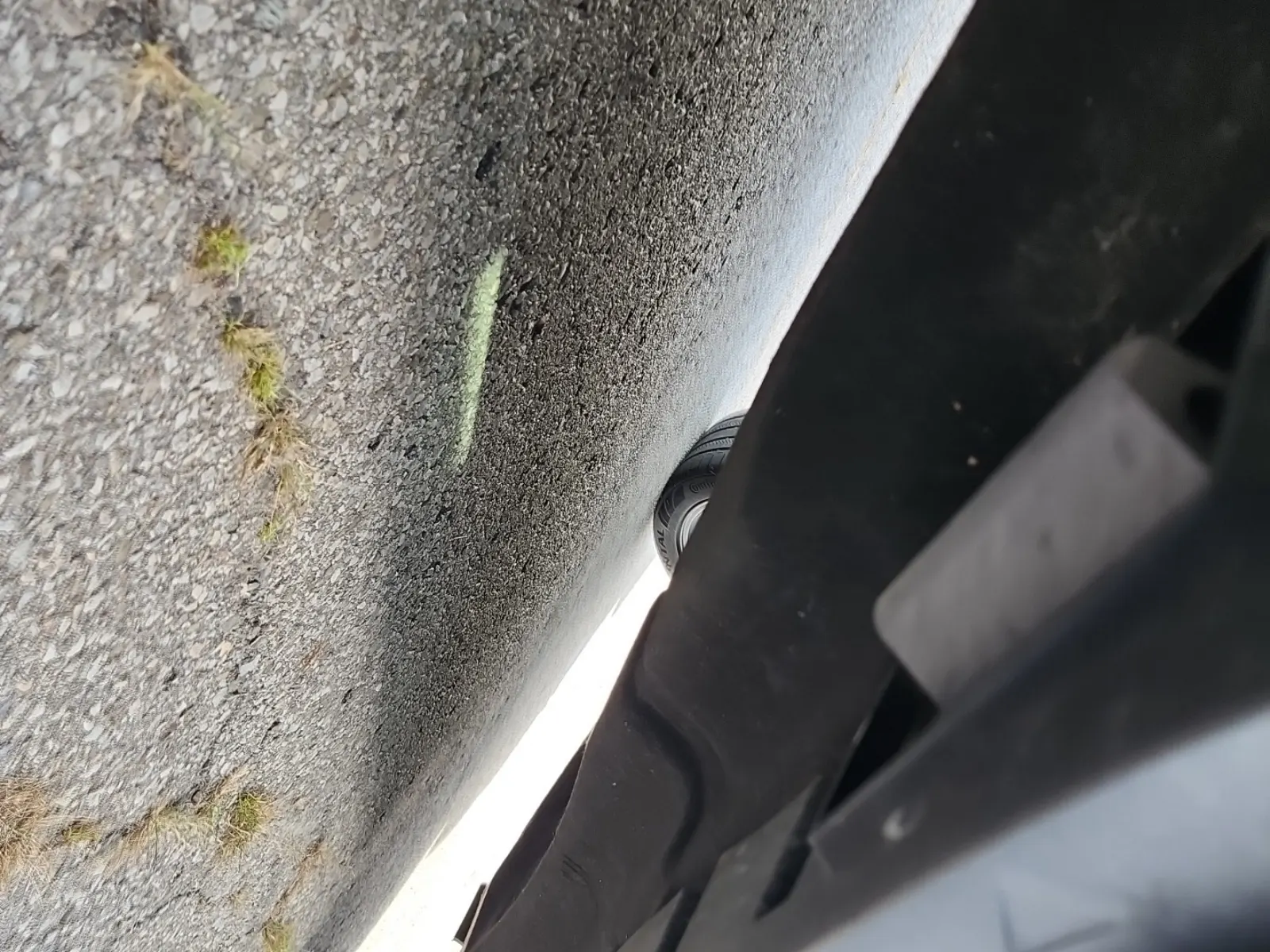 Undercarriage - Driver Photo