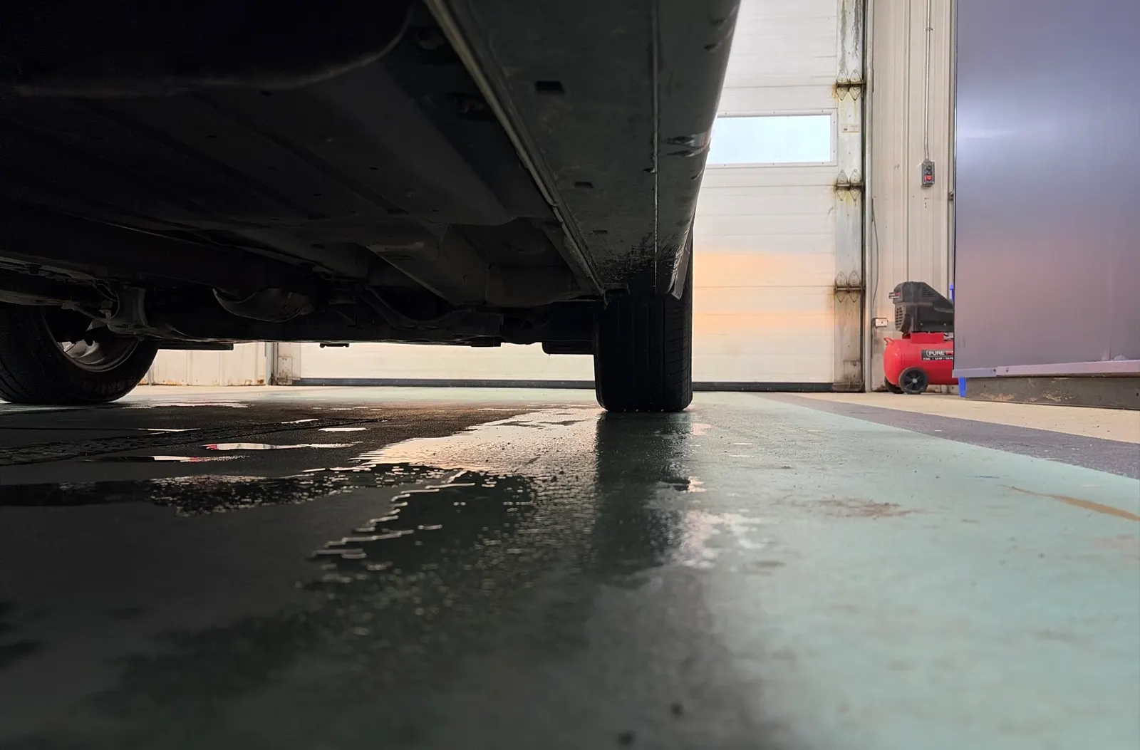 Undercarriage - Passenger Photo