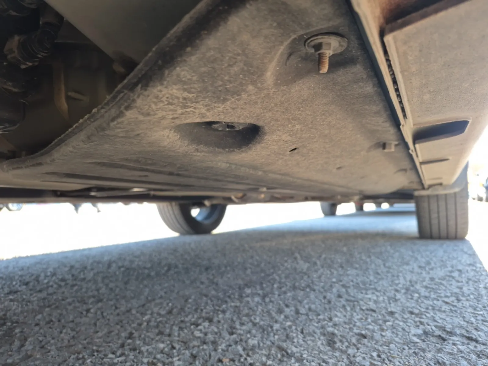 Undercarriage - Passenger Photo