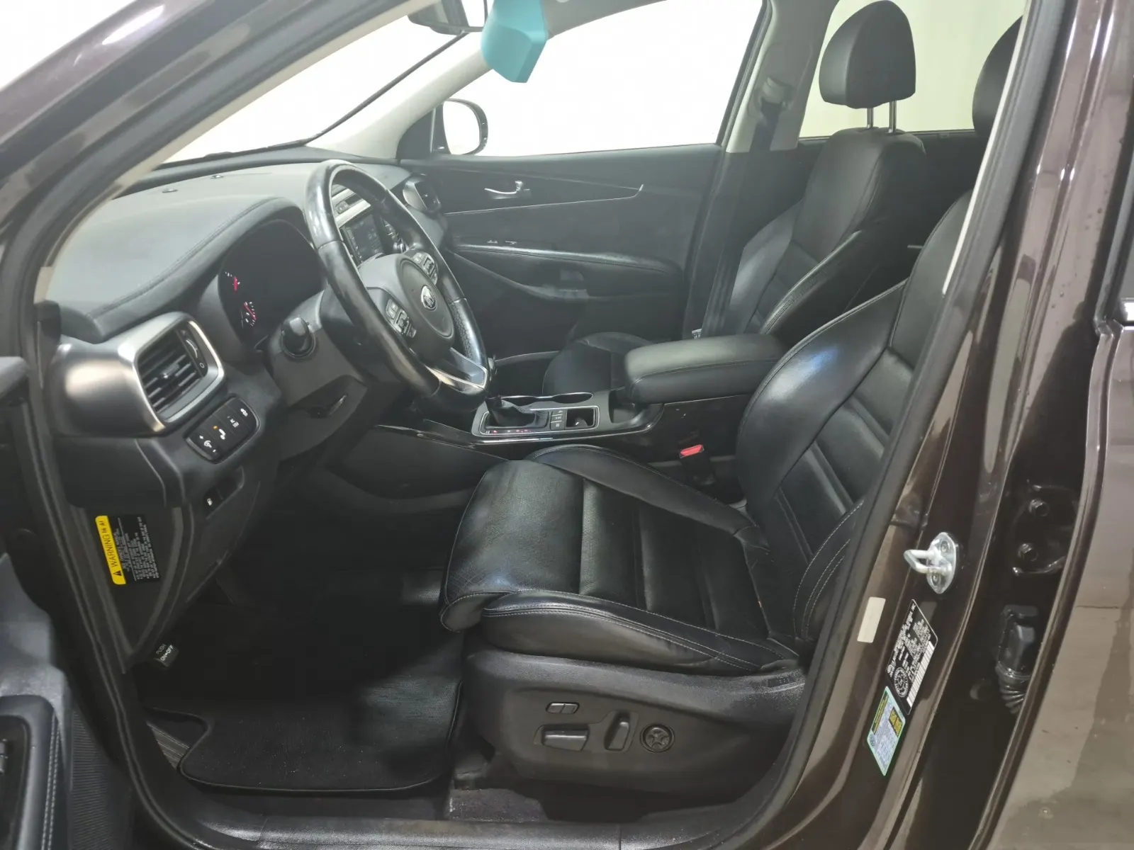 Front Interior Photo