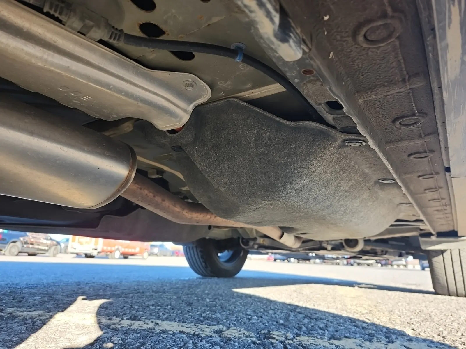 Undercarriage - Passenger Photo