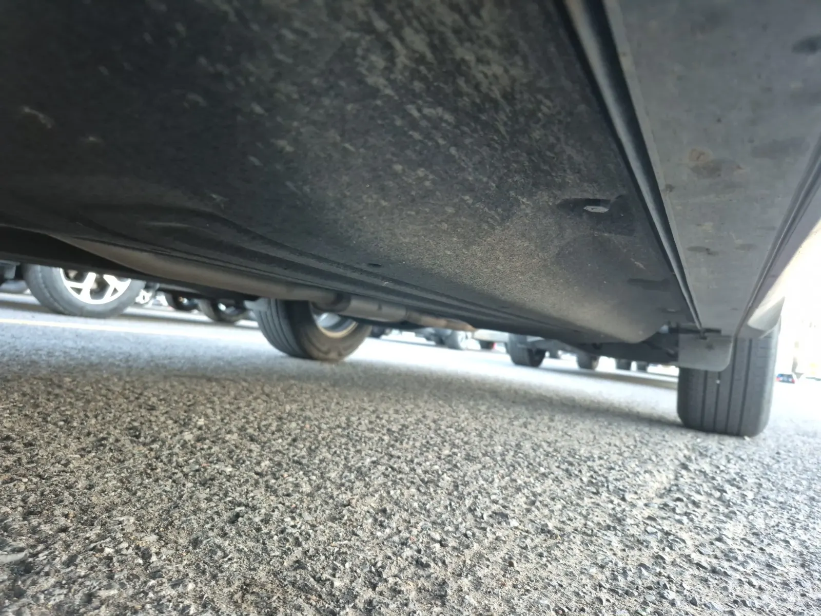 Undercarriage - Driver Photo